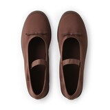 婦人　柔らかい中敷を使用した　撥水ストラップリボンフラットシューズ