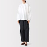 婦人　柔らかい中敷を使用した　撥水ストラップリボンフラットシューズ