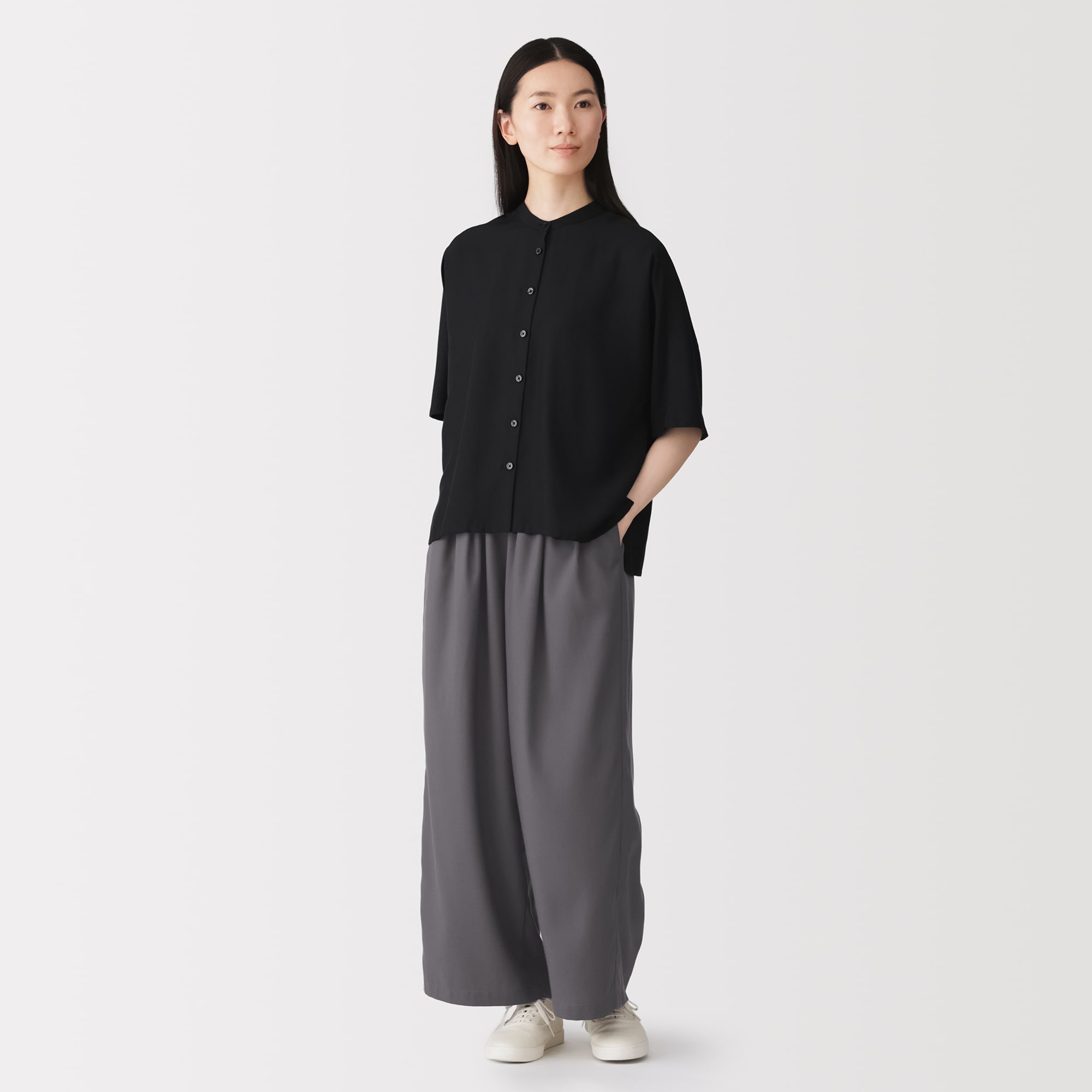婦人　なめらか　イージーワイドストレートパンツ
