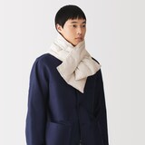 軽量ポケッタブル　ダウンマフラー