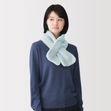 毛布素材でできた　マフラー