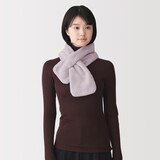 毛布素材でできた　マフラー