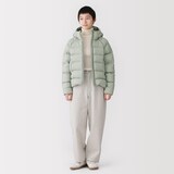 婦人　軽量ダウンポケッタブルフード付きジャケット