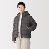 婦人　軽量ダウンポケッタブルフード付きジャケット