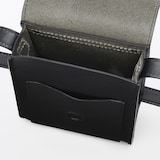 レザーミニショルダーバッグ　縦型