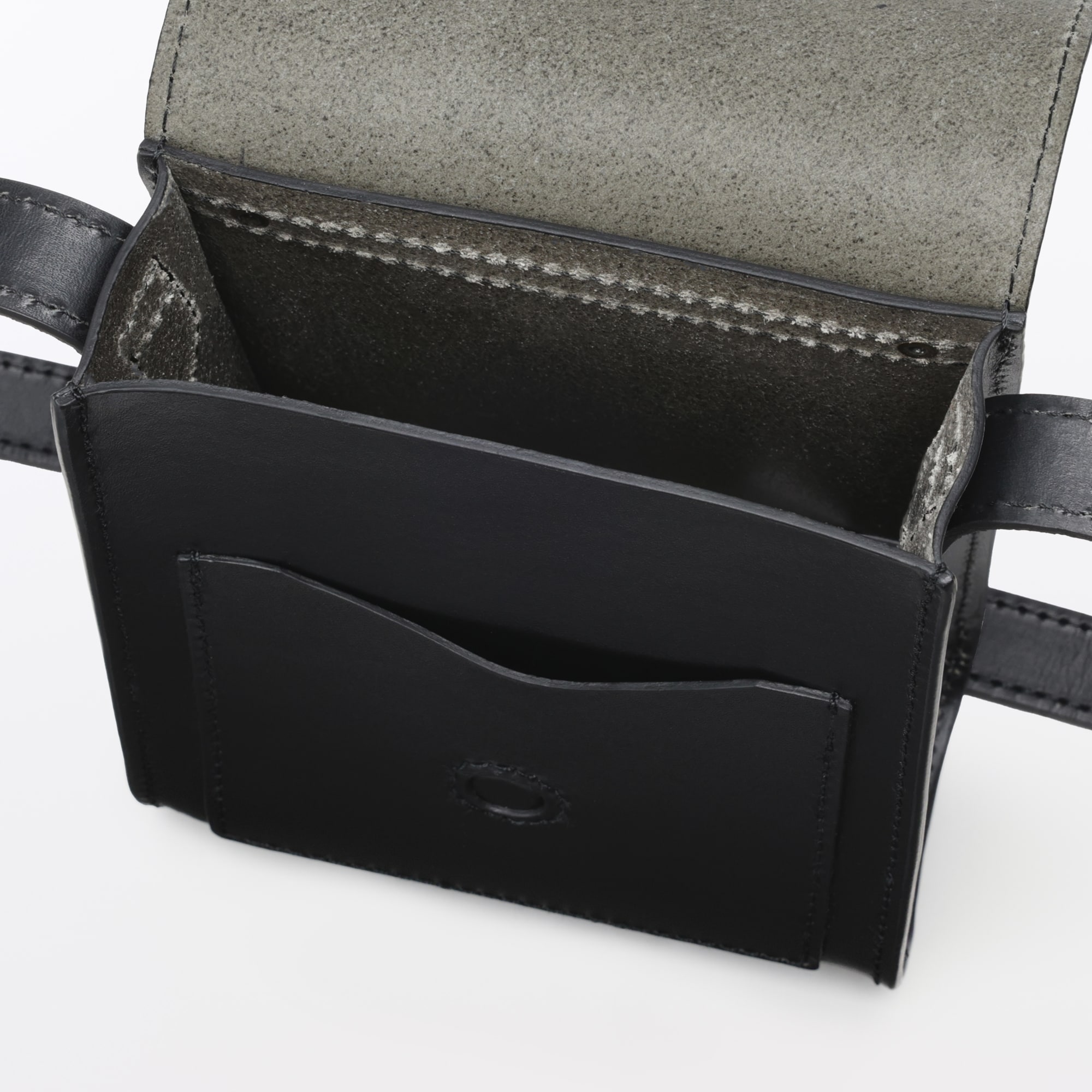 レザーミニショルダーバッグ　縦型