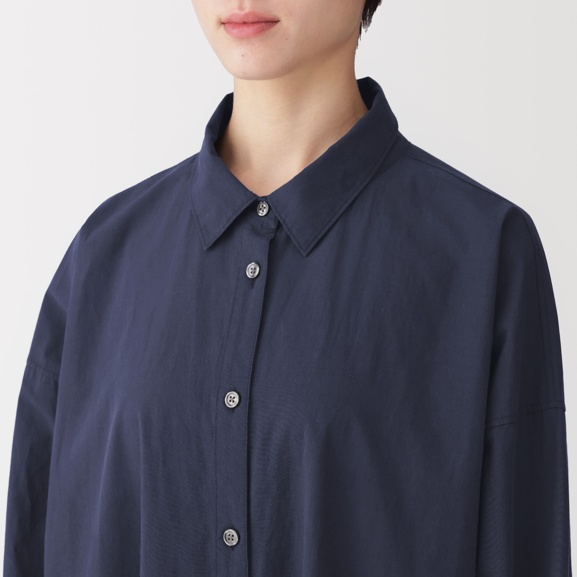 婦人　まっすぐ仕立てた　シャツワンピース