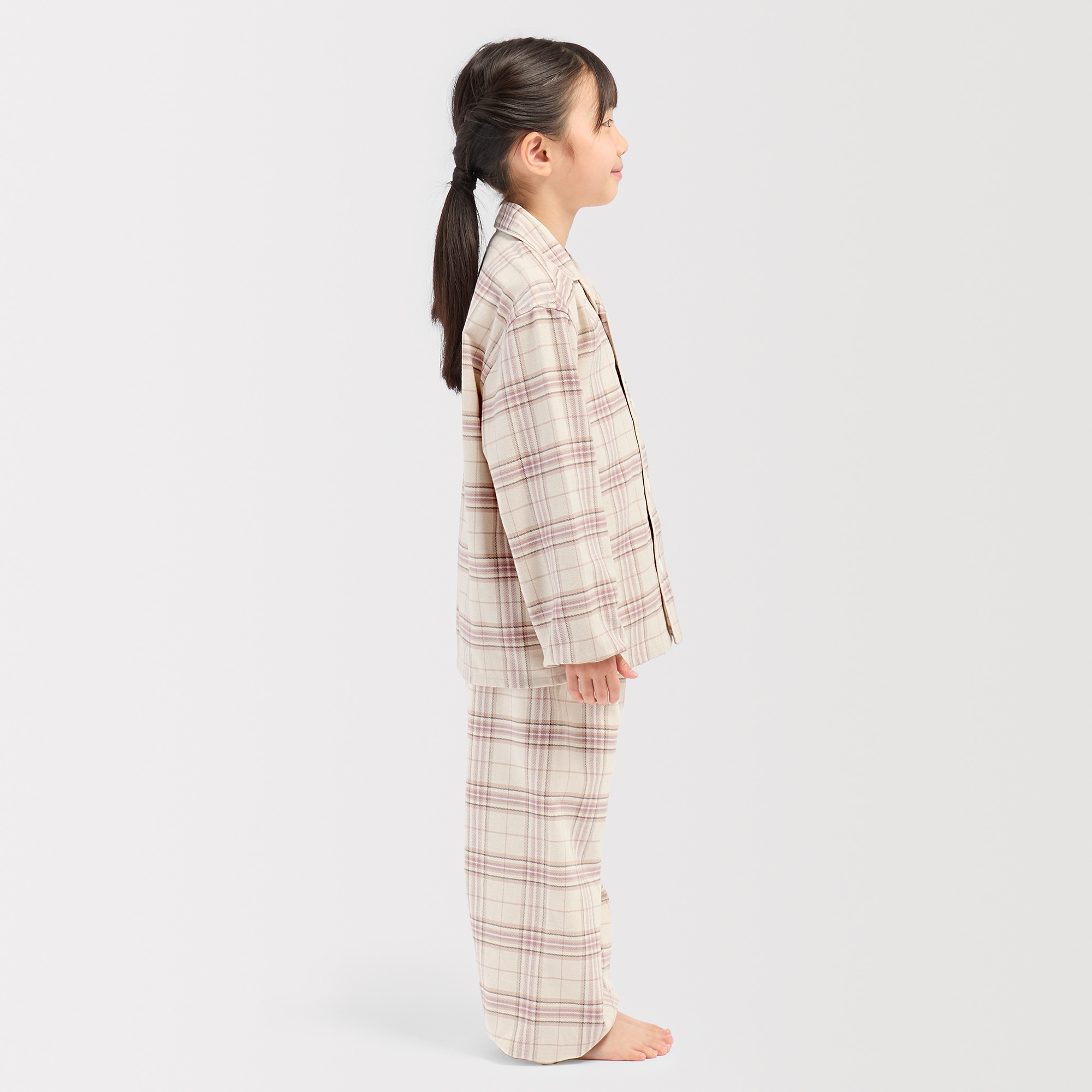 キッズ　脇に縫い目のない　フランネル　長袖パジャマ