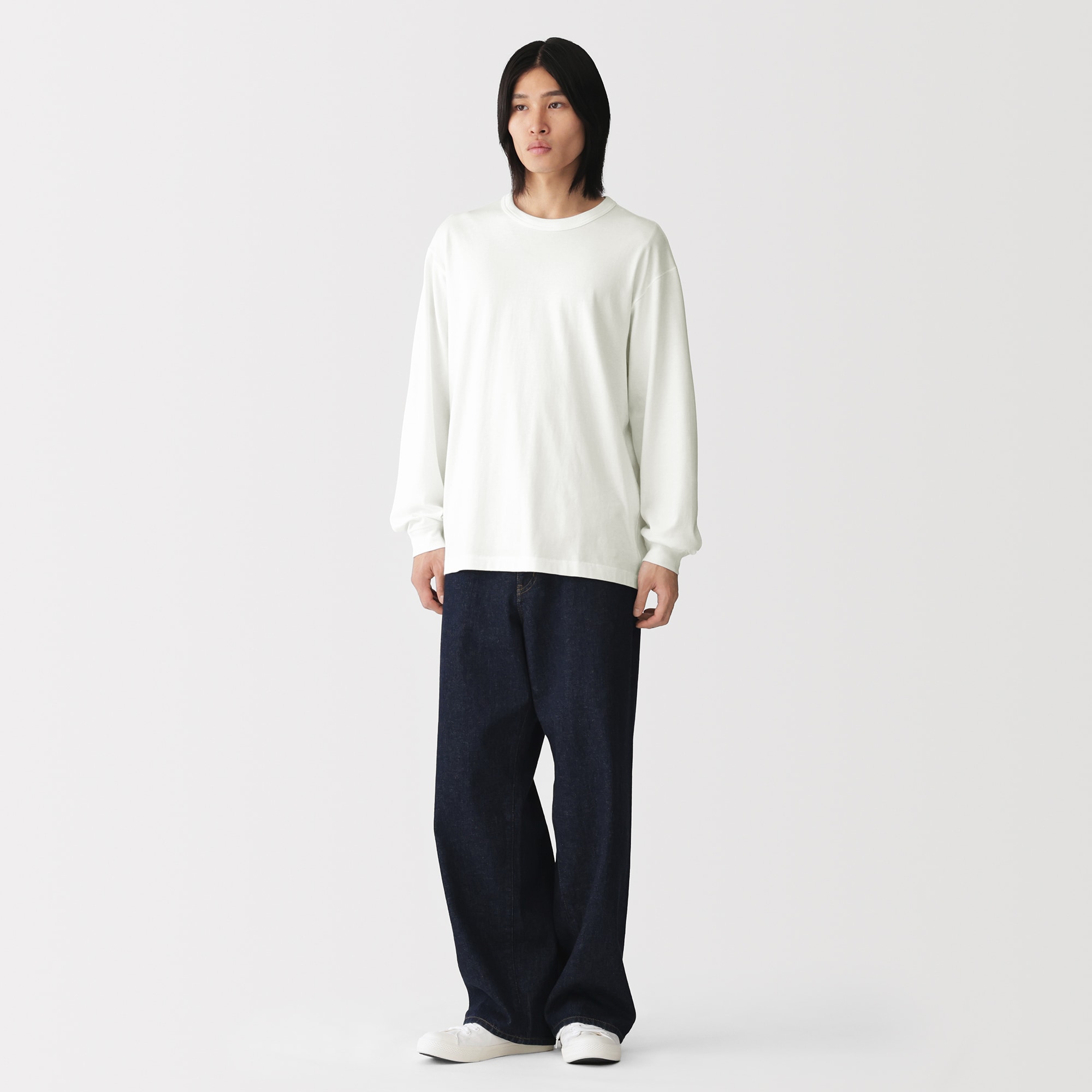 紳士　昔ながらの製法で編み立てたクルーネック長袖Ｔシャツ
