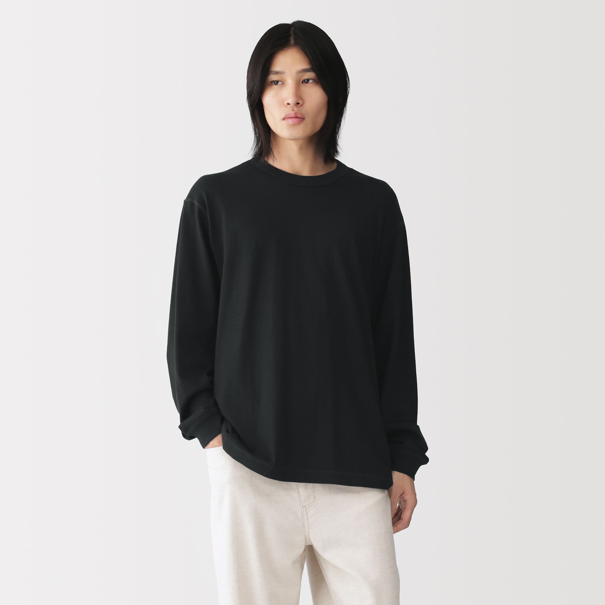 紳士　昔ながらの製法で編み立てたクルーネック長袖Ｔシャツ