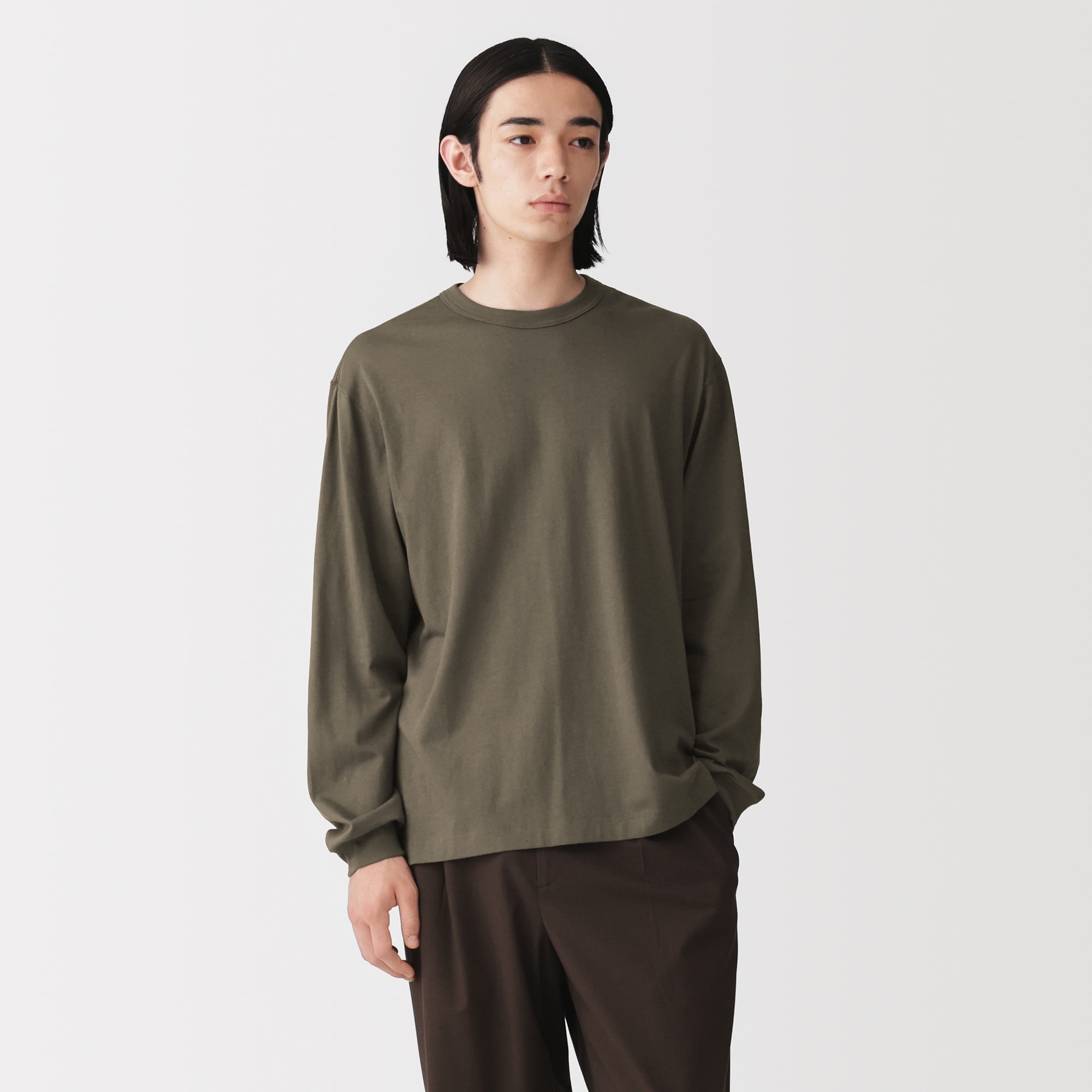紳士　昔ながらの製法で編み立てたクルーネック長袖Ｔシャツ