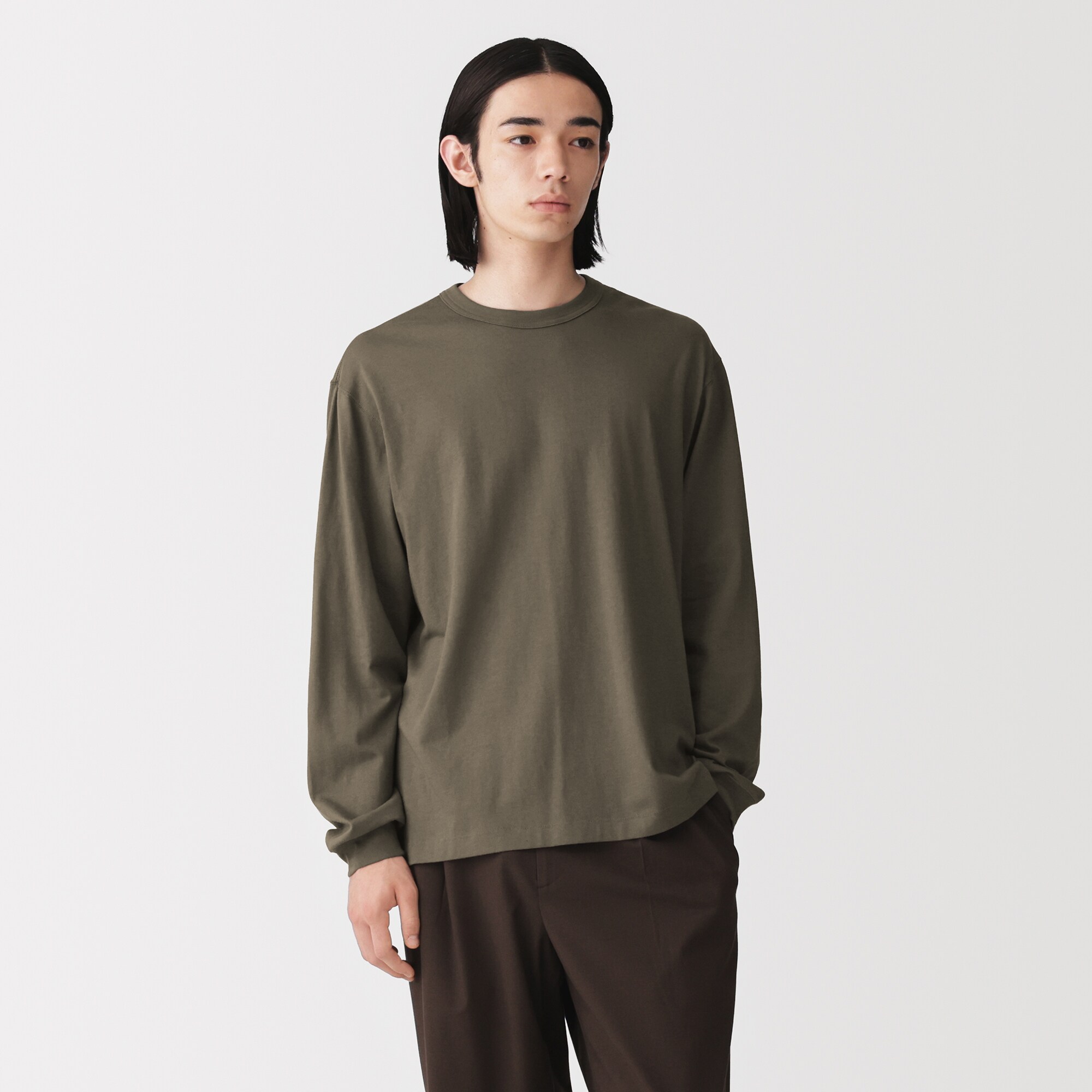 紳士　昔ながらの製法で編み立てたクルーネック長袖Ｔシャツ