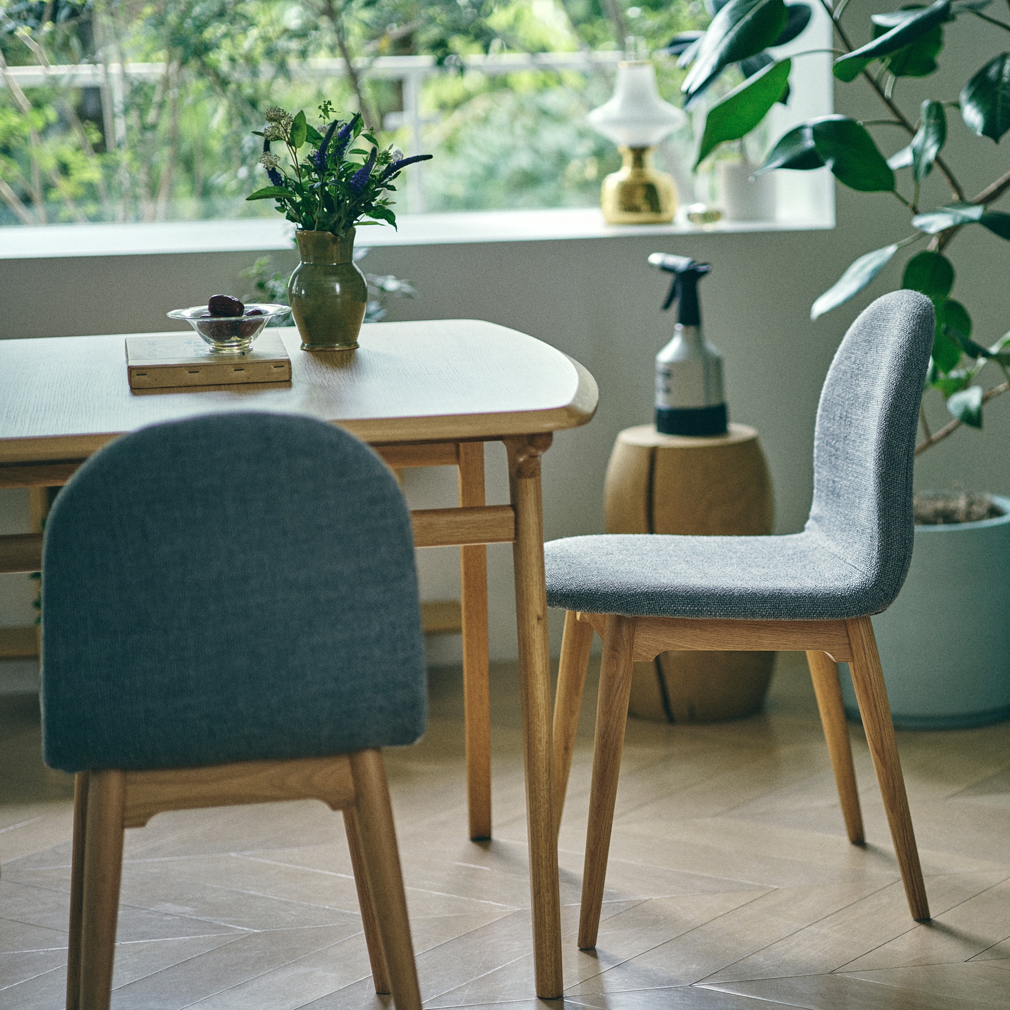 ［ＩＤＥＥ］セット　ＩＫＩ　ＤＩＮＩＮＧ　ＴＡＢＬＥ　１４００＋ＣＯＣＨＯ　ＧＹ