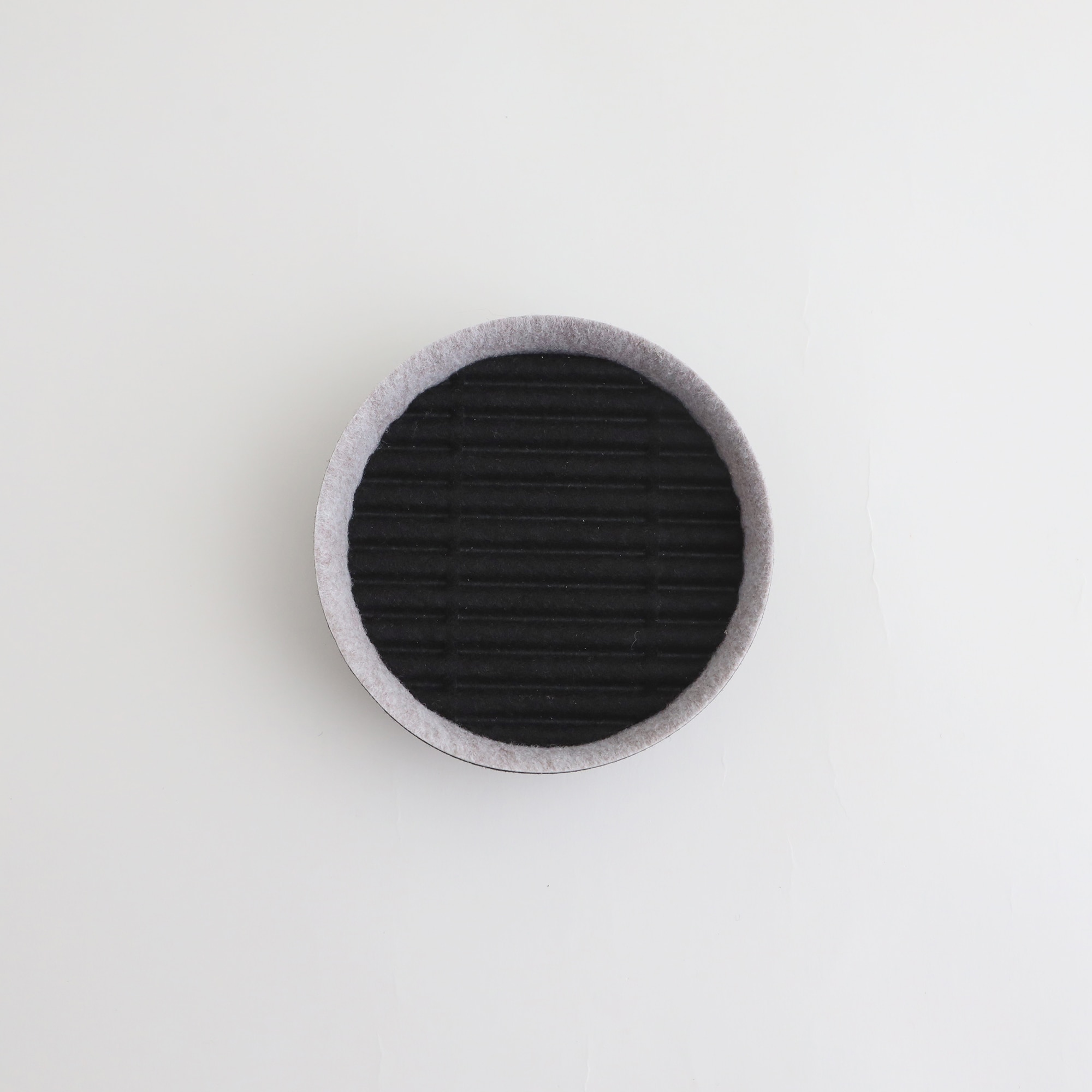 ［ＩＤＥＥ］Ｓａｚａ　トレー　Ｓ　ブラック