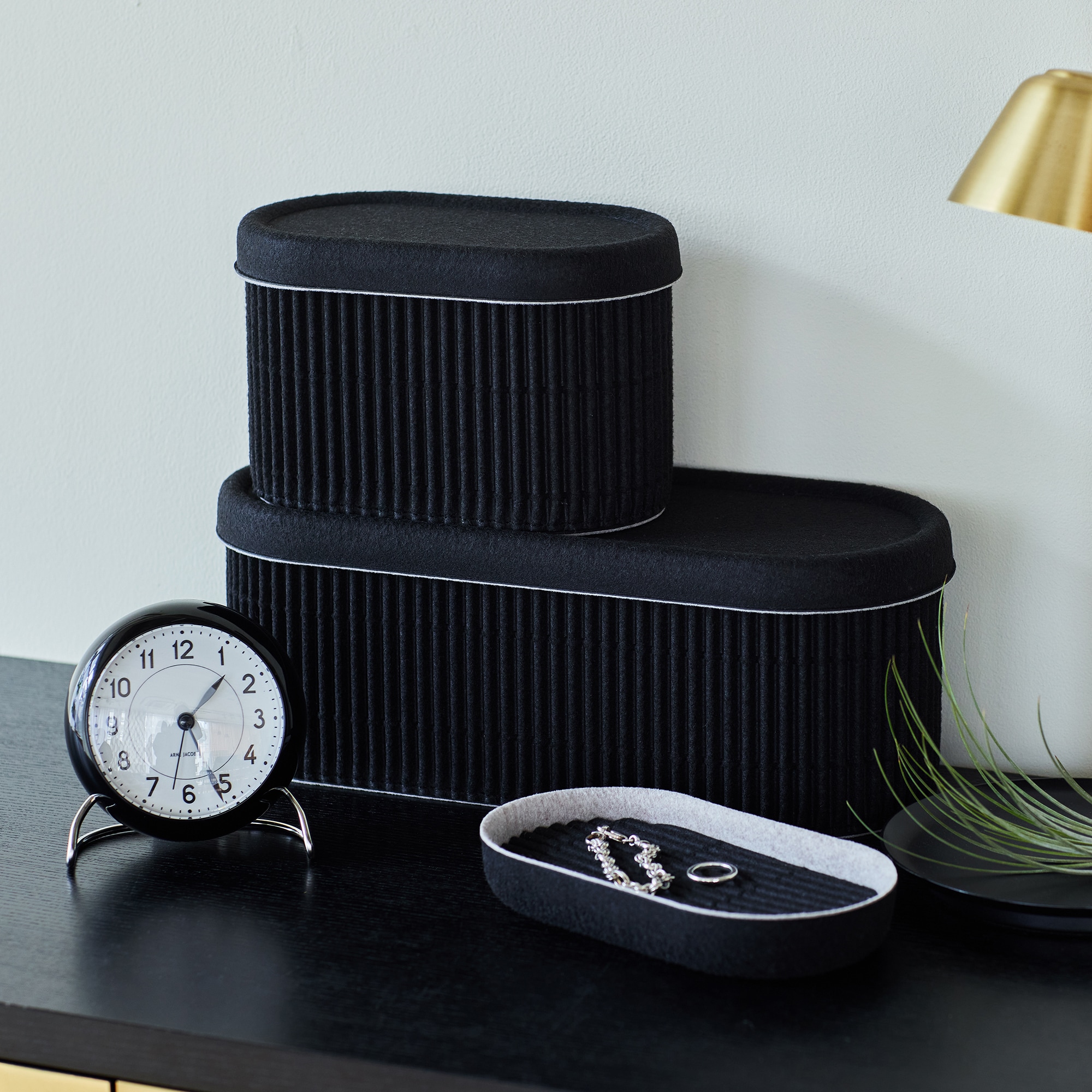 ［ＩＤＥＥ］Ｓａｚａ　トレー　Ｍ　ブラック