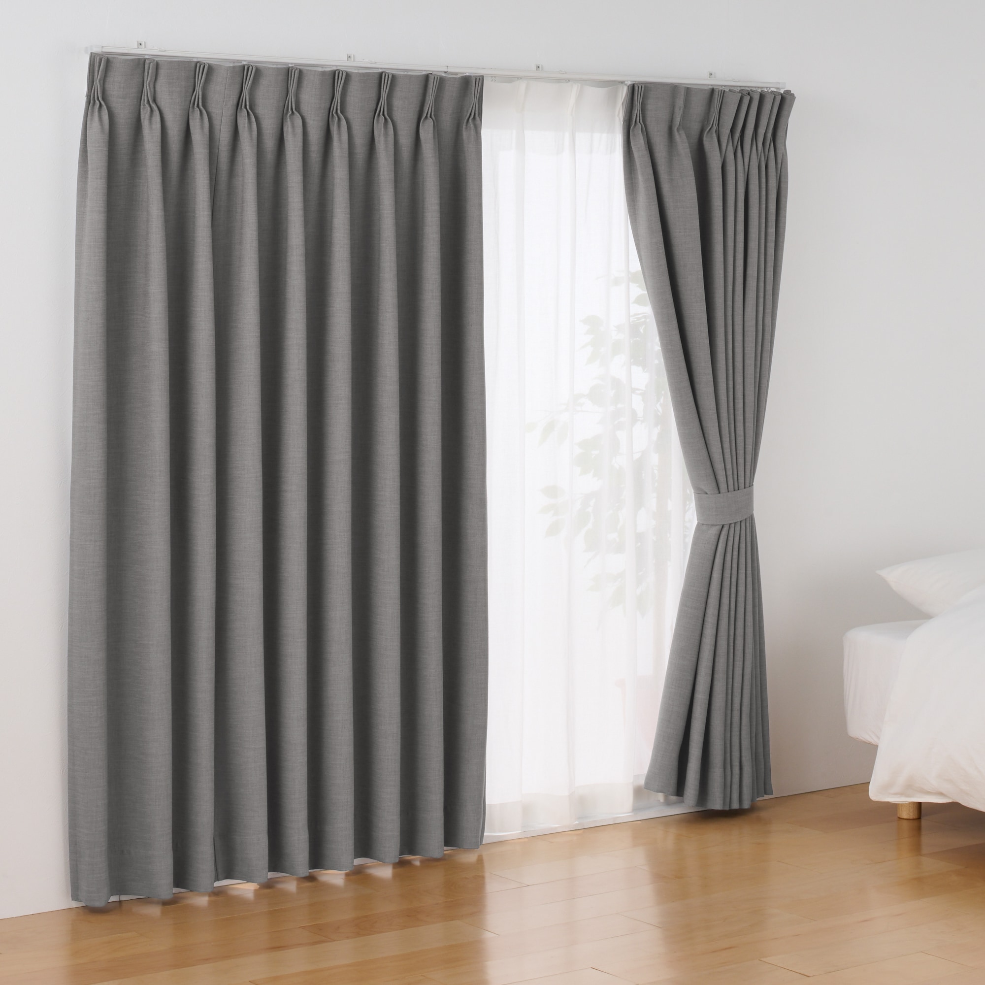 ポリエステル杢糸ドビー織（防炎・遮光性）２倍ヒダプリーツカーテン