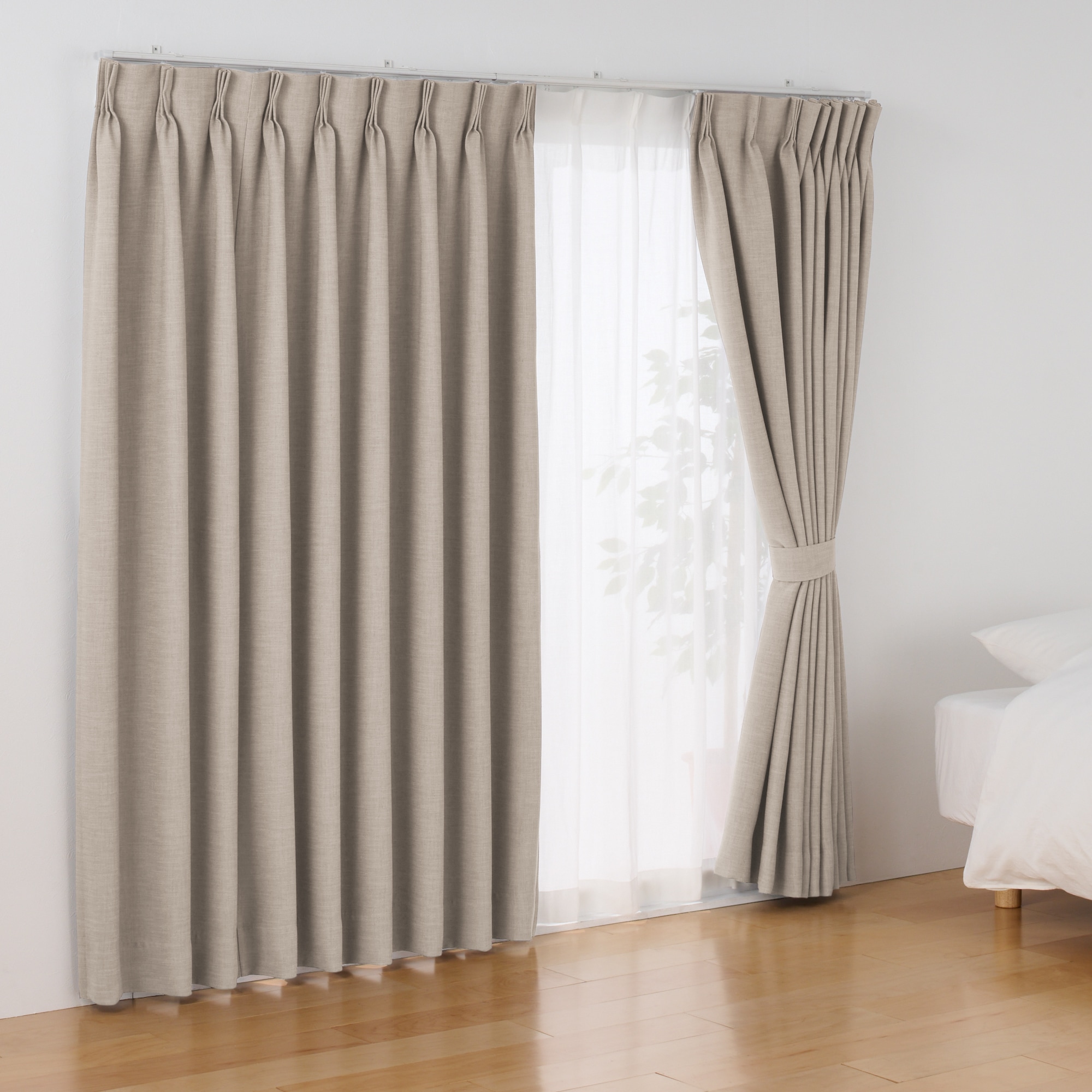 ポリエステル杢糸ドビー織（防炎・遮光性）２倍ヒダプリーツカーテン