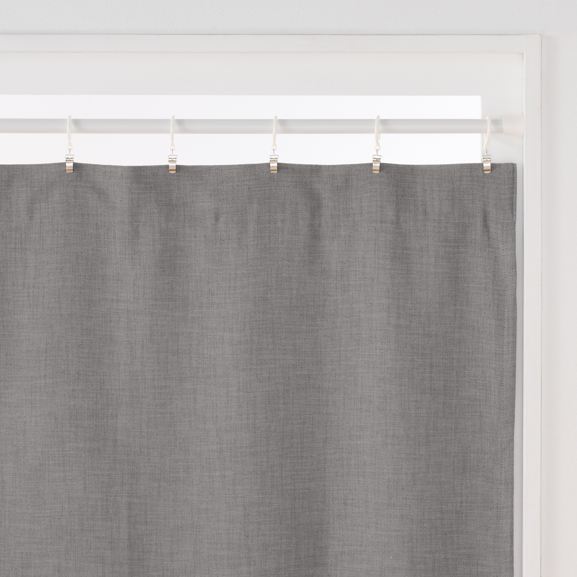 ポリエステル杢糸ドビー織（防炎・遮光性）ノンプリーツカーテン