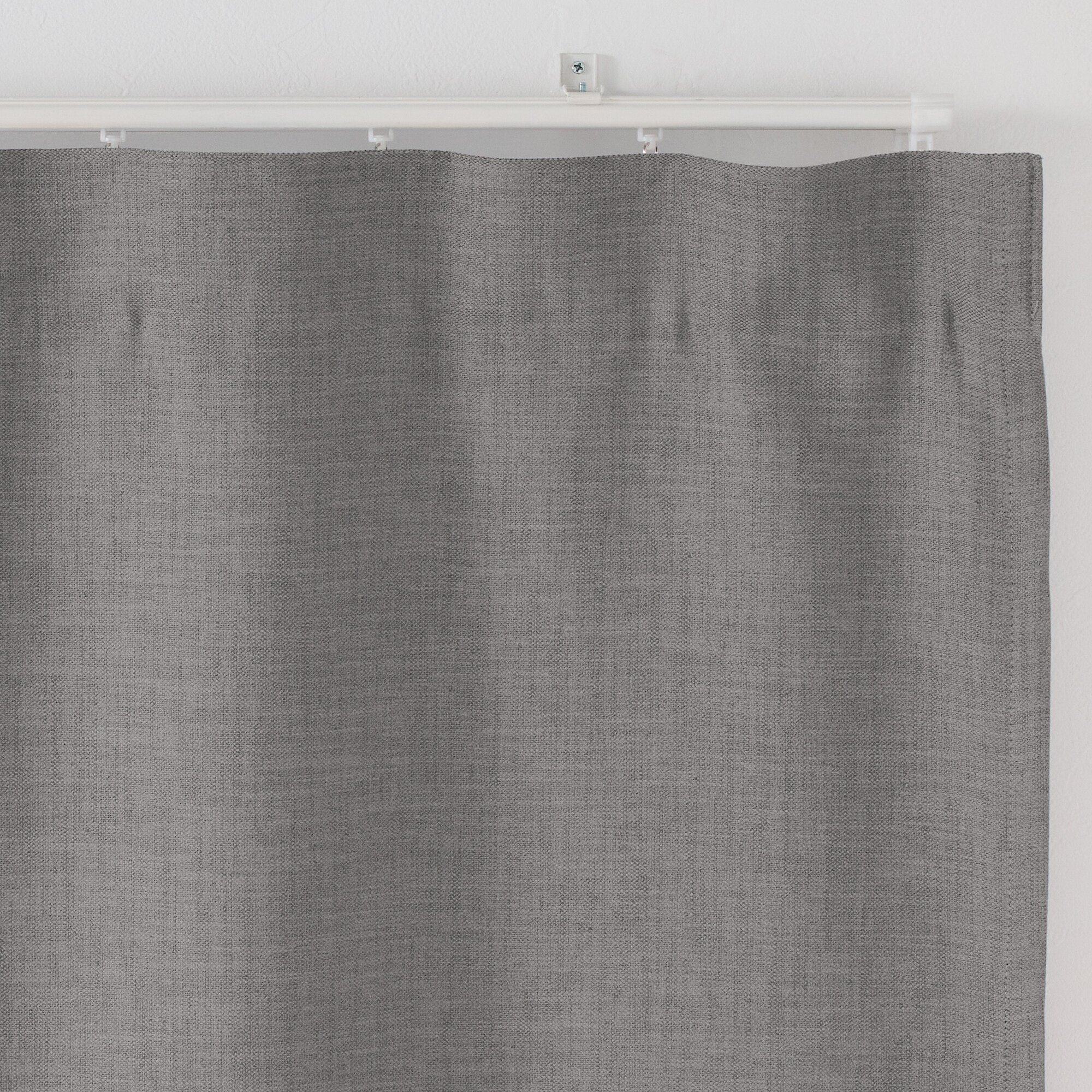 ポリエステル杢糸ドビー織（防炎・遮光性）ノンプリーツカーテン