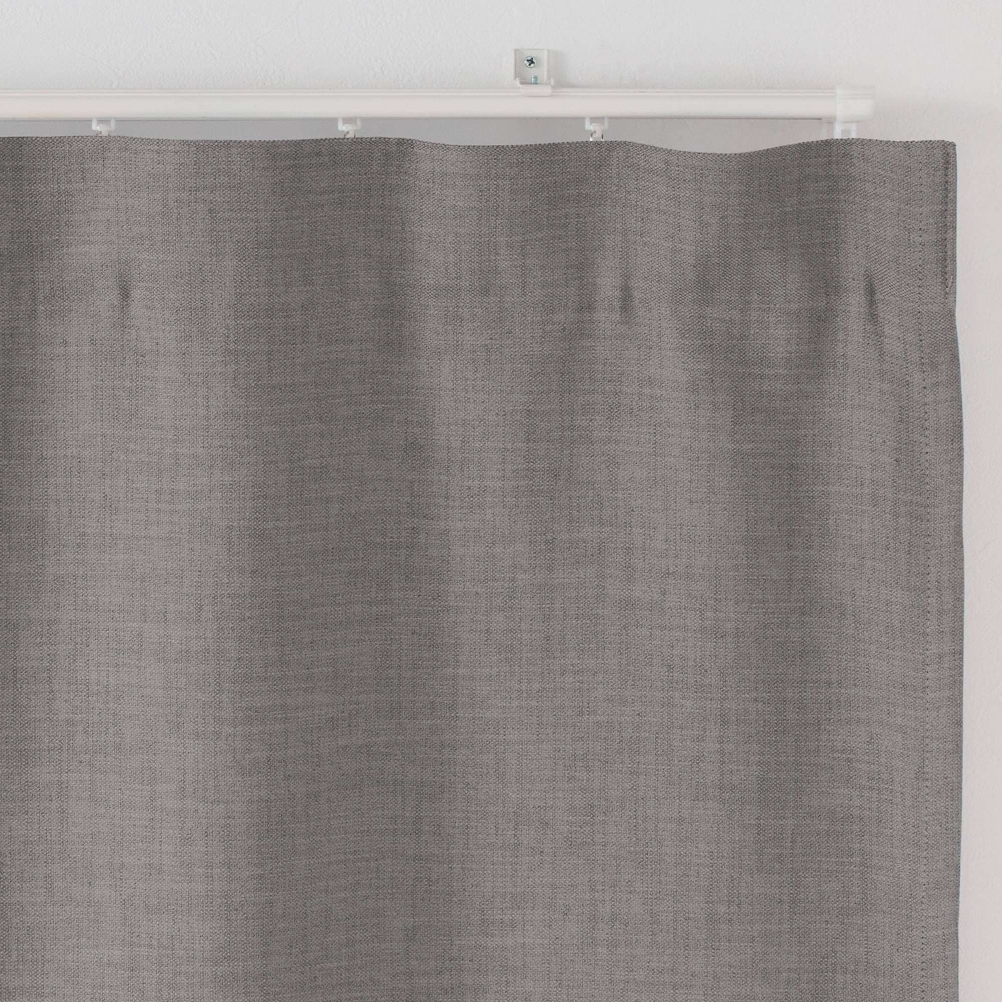 ポリエステル杢糸ドビー織（防炎・遮光性）ノンプリーツカーテン