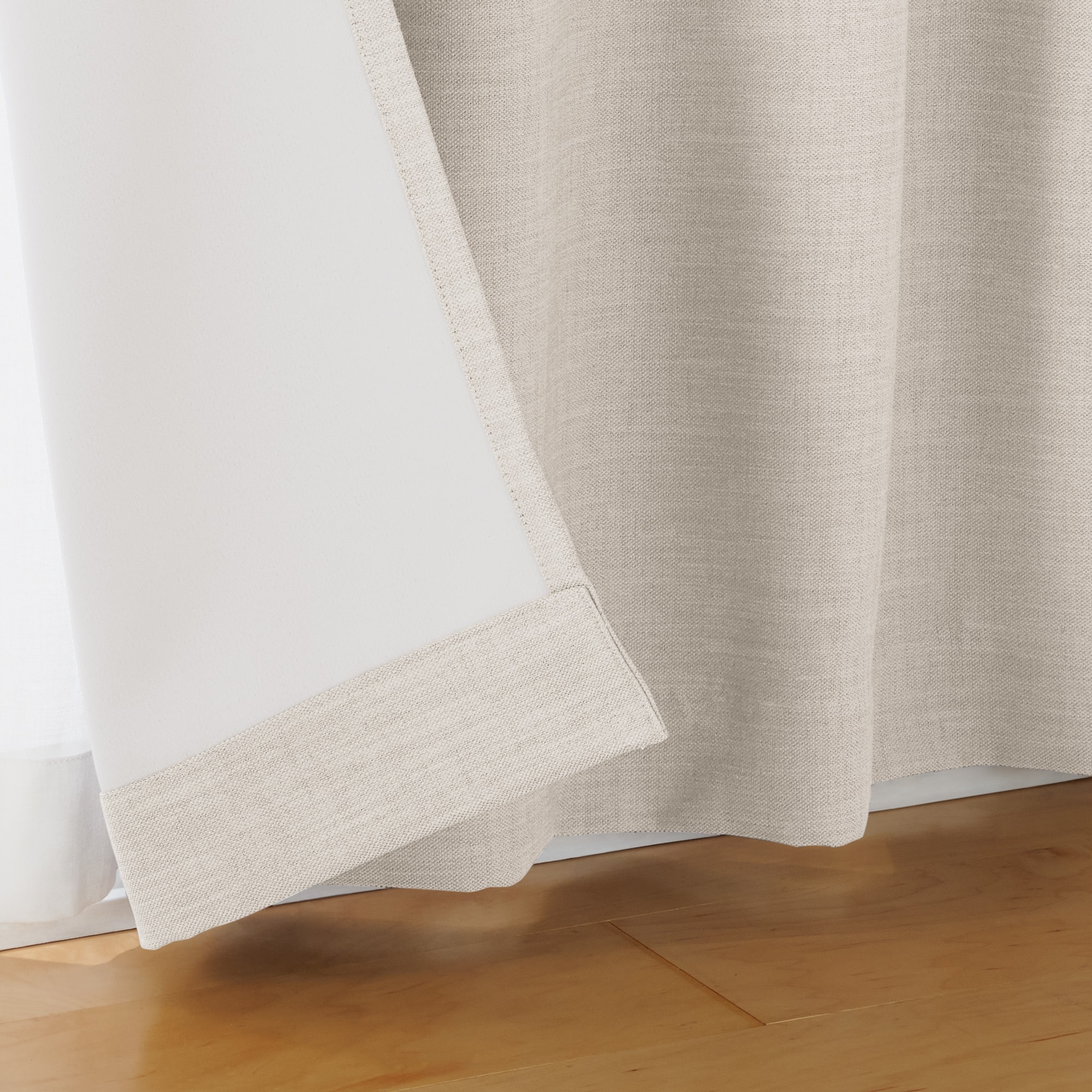 ポリエステル杢糸ドビー織（防炎・遮光性）プリーツカーテン