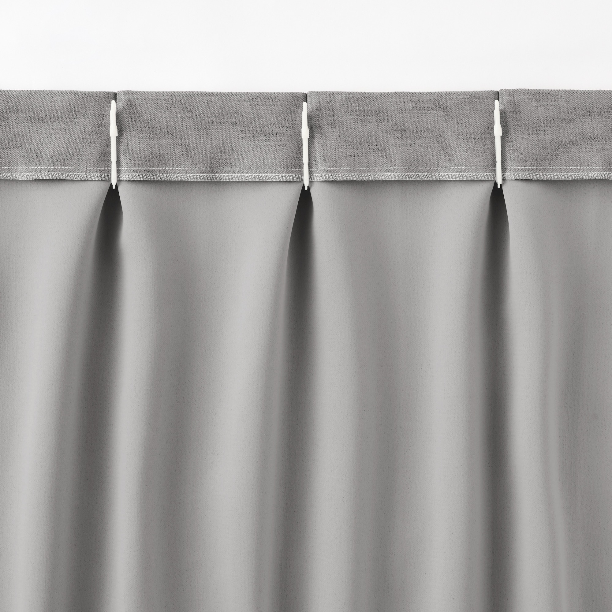 ポリエステル杢糸ドビー織（防炎・遮光性）プリーツカーテン