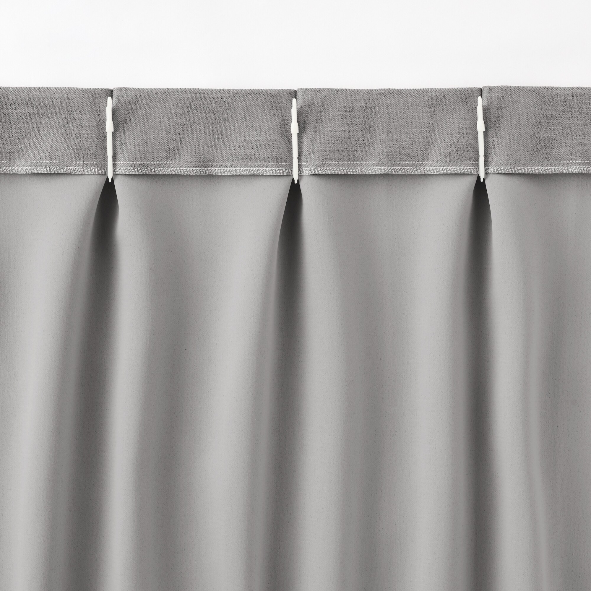 ポリエステル杢糸ドビー織（防炎・遮光性）プリーツカーテン