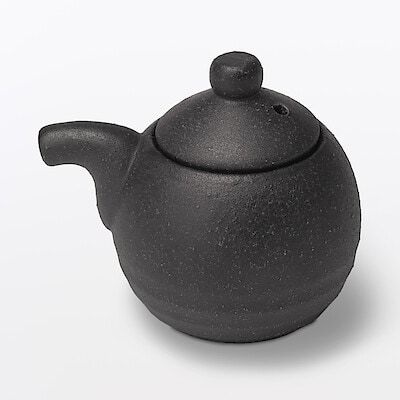 【１１月中旬発売予定】美濃焼　醤油差し　黒釉　約５０ｍＬ
