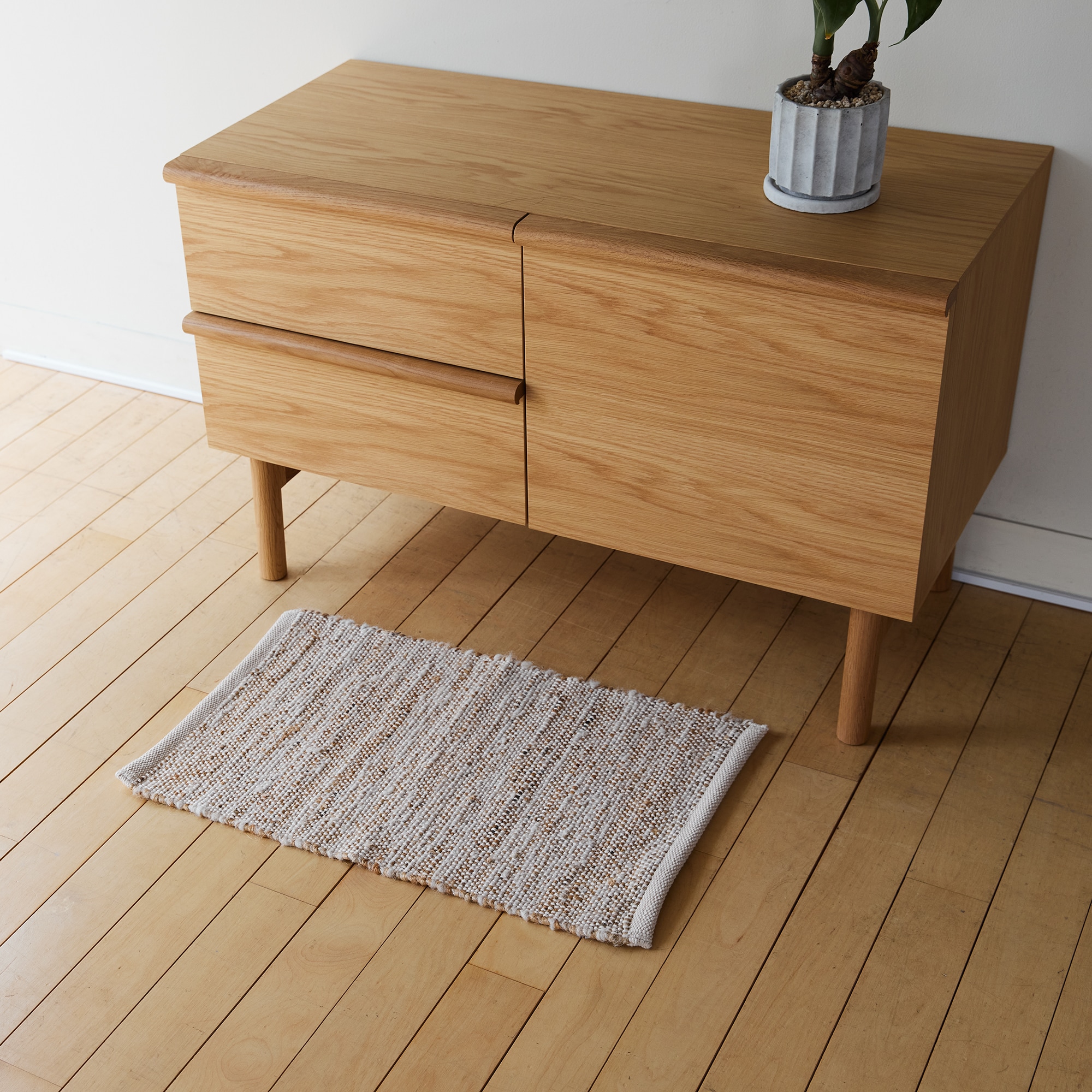 ［ＩＤＥＥ］ＩＤＥＥ　Ｊｕｔｅｍａｔ　ホワイト　４０×６０㎝