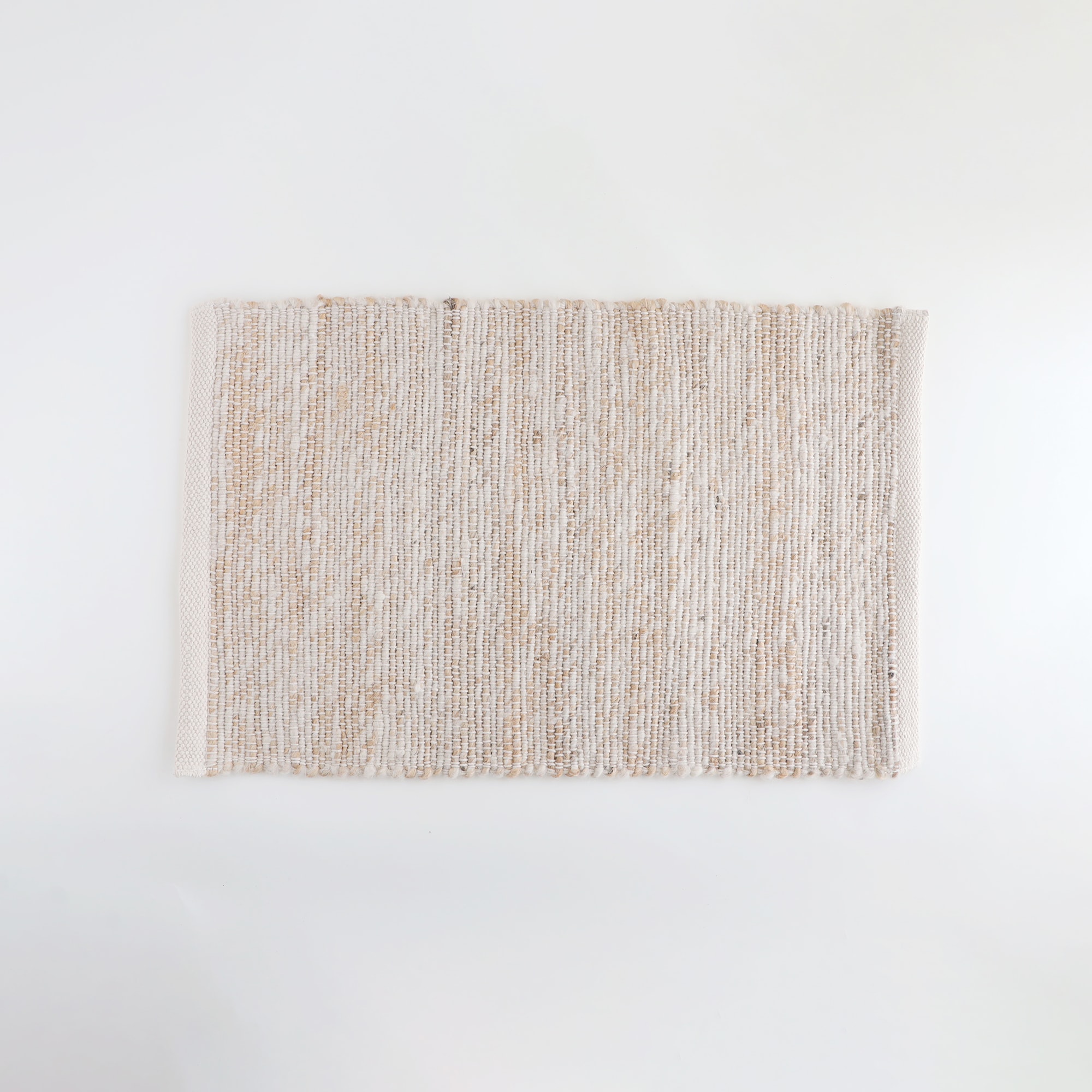 ［ＩＤＥＥ］ＩＤＥＥ　Ｊｕｔｅｍａｔ　ホワイト　４０×６０㎝