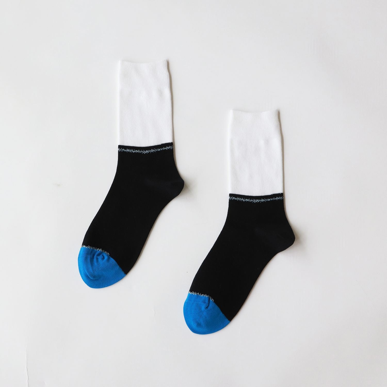 ［ＩＤＥＥ］Ｃｏｍｐｏｓｉｔｉｏｎ　Ｓｏｃｋｓ　ネオンボーダー　ブルー