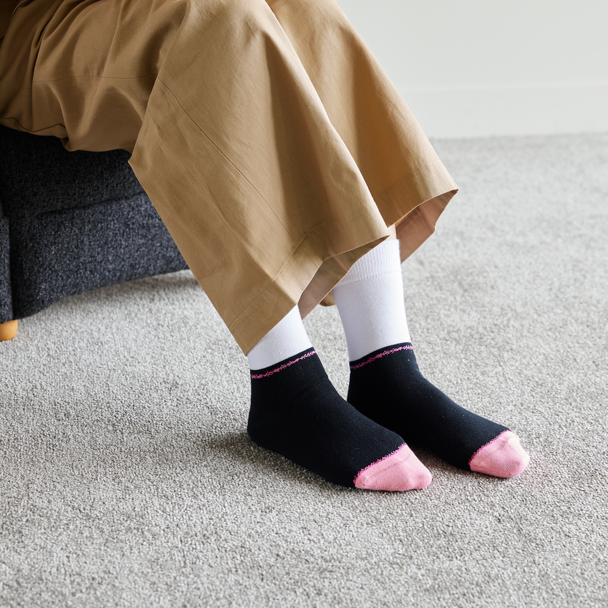 ［ＩＤＥＥ］Ｃｏｍｐｏｓｉｔｉｏｎ　Ｓｏｃｋｓ　ネオンボーダー　ピンク