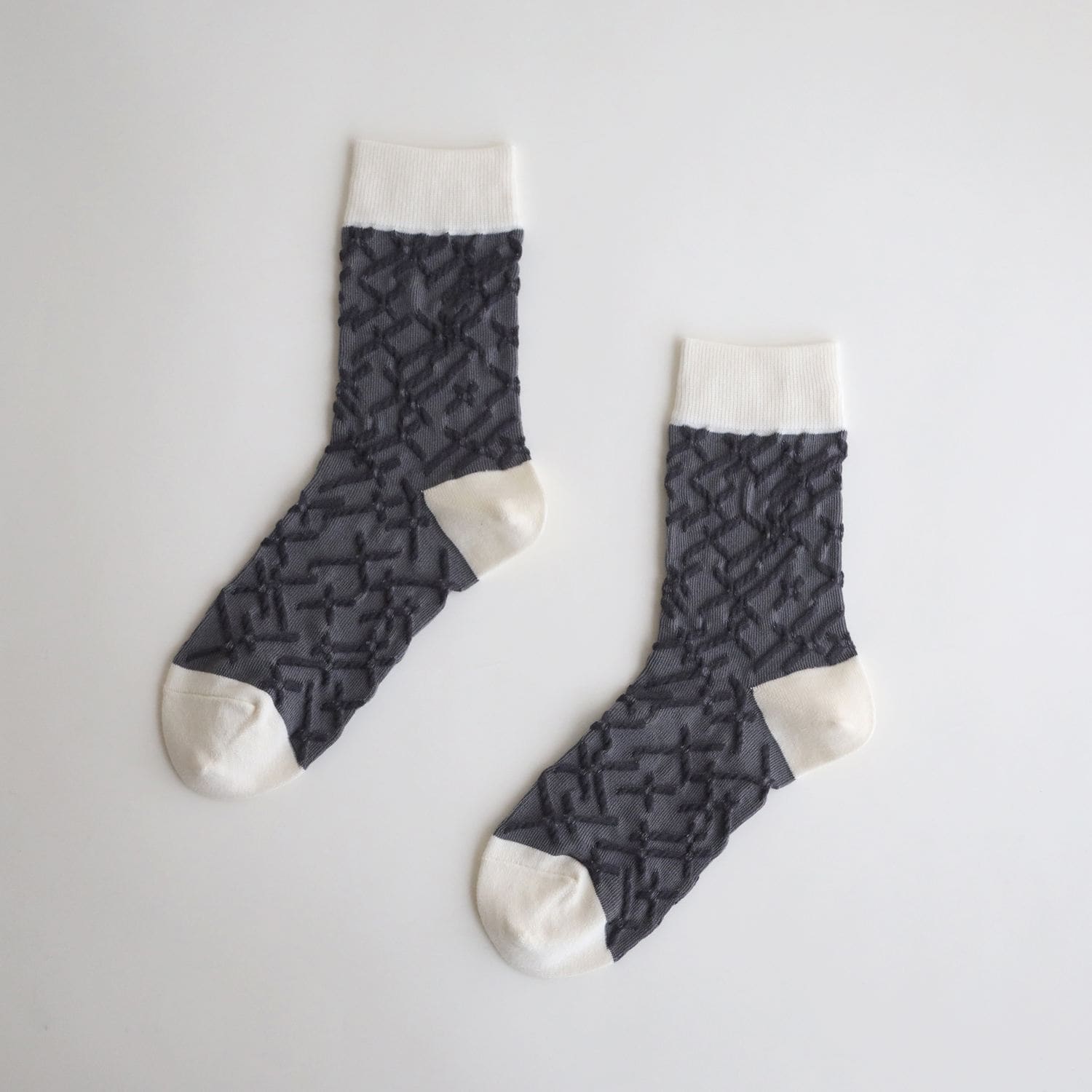 ［ＩＤＥＥ］Ｇｒａｉｎ　Ｓｏｃｋｓ　Ｖｅｉｎ　チャコールグレー