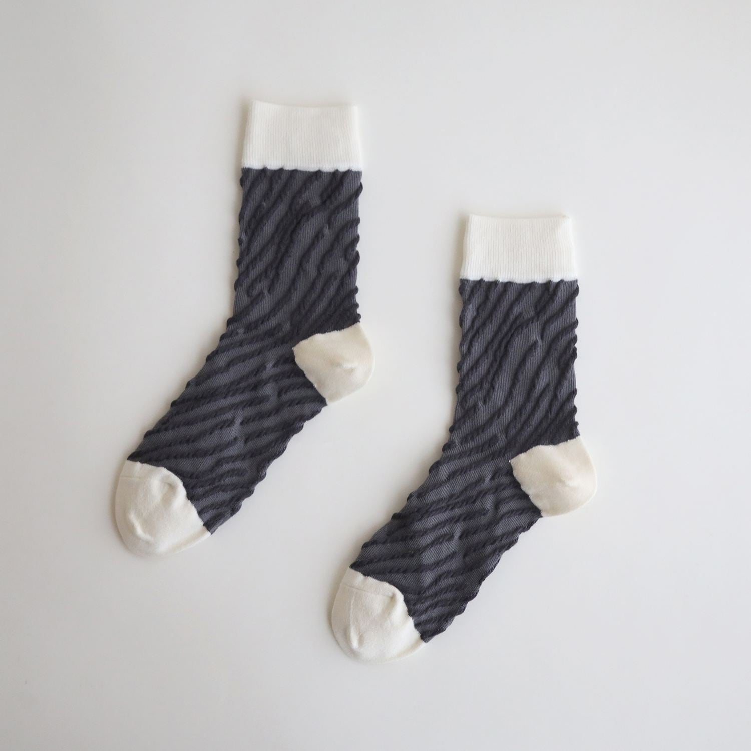 ［ＩＤＥＥ］Ｇｒａｉｎ　Ｓｏｃｋｓ　Ｄｒｉｆｔ　チャコールグレー