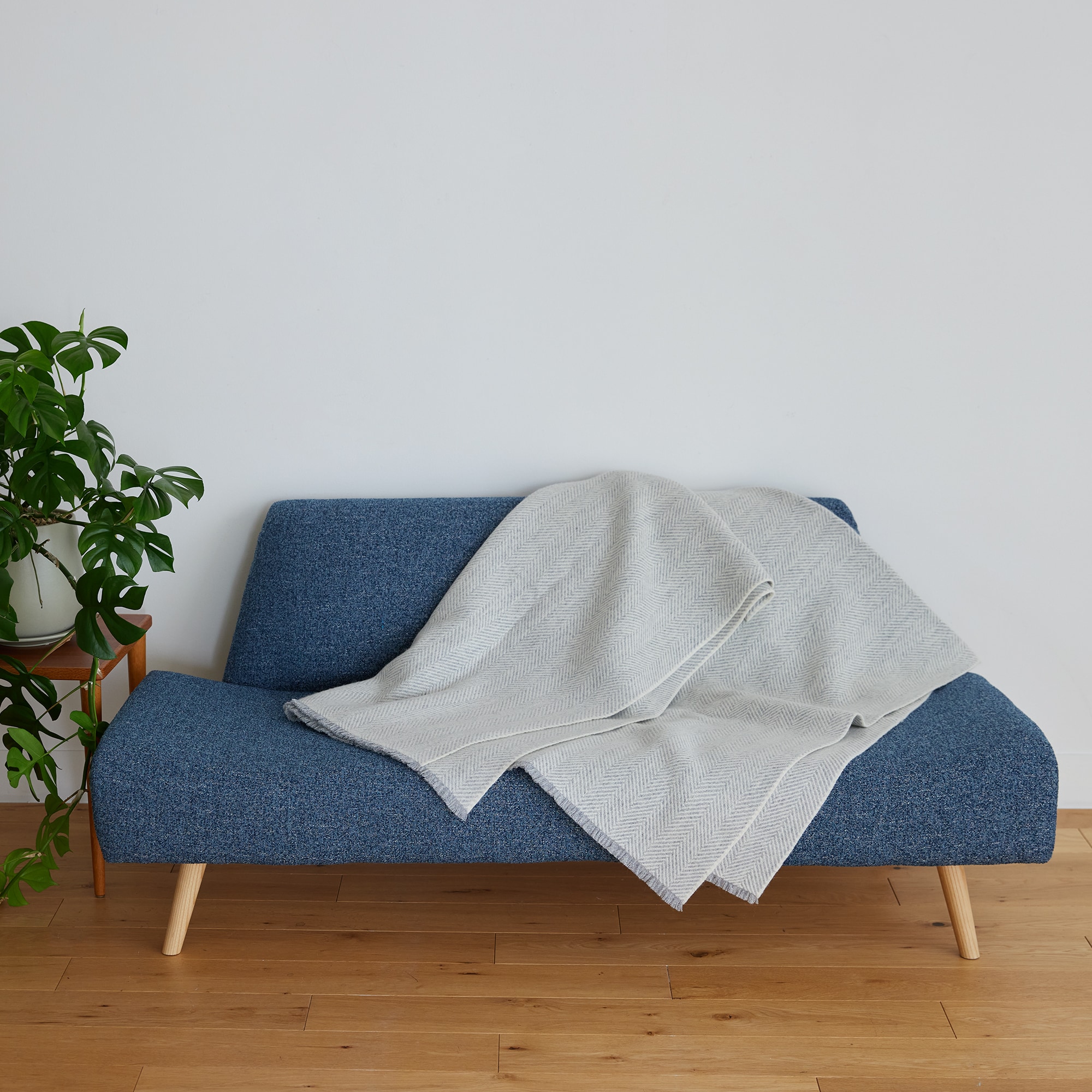 ［ＩＤＥＥ］ＩＤＥＥウールブランケット　１２０×１８０ｃｍ　グレー
