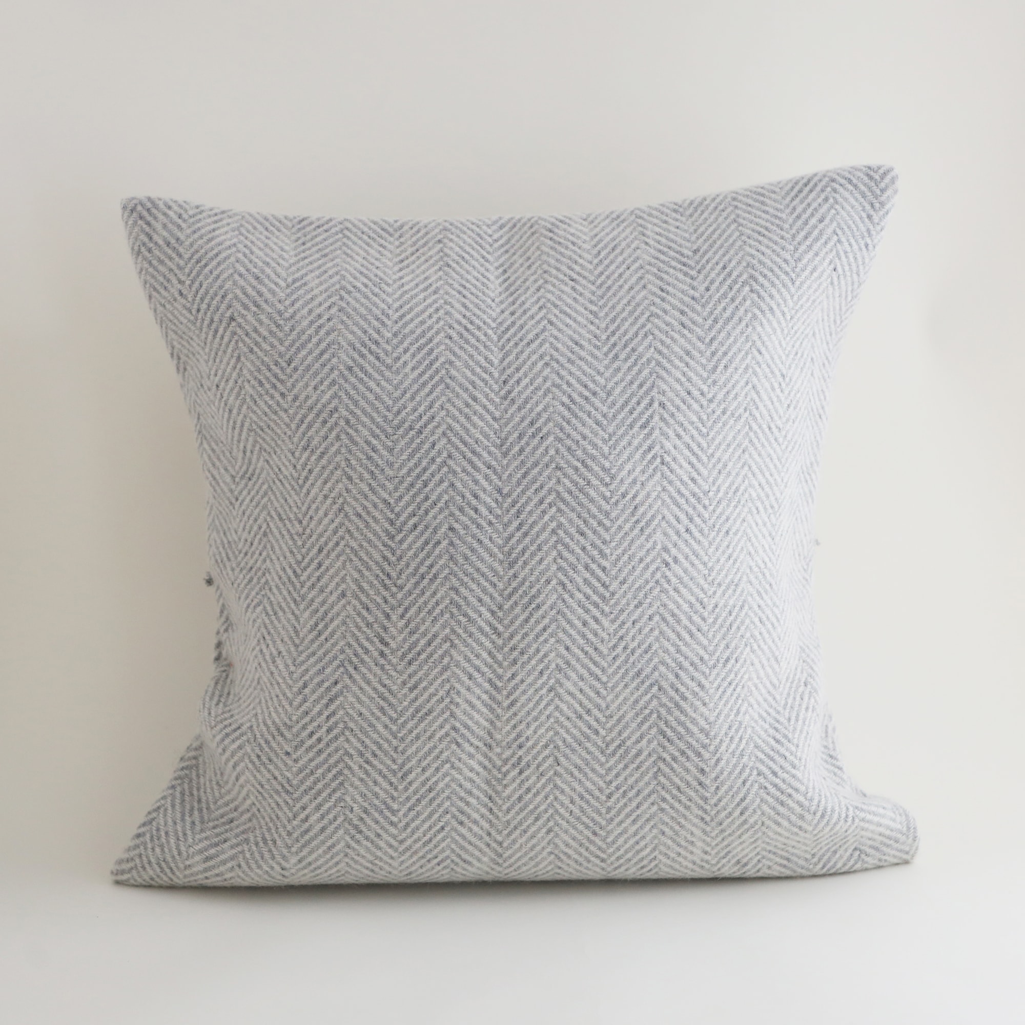 ［ＩＤＥＥ］ＩＤＥＥウールクッションカバー　４５×４５ｃｍ用　グレー