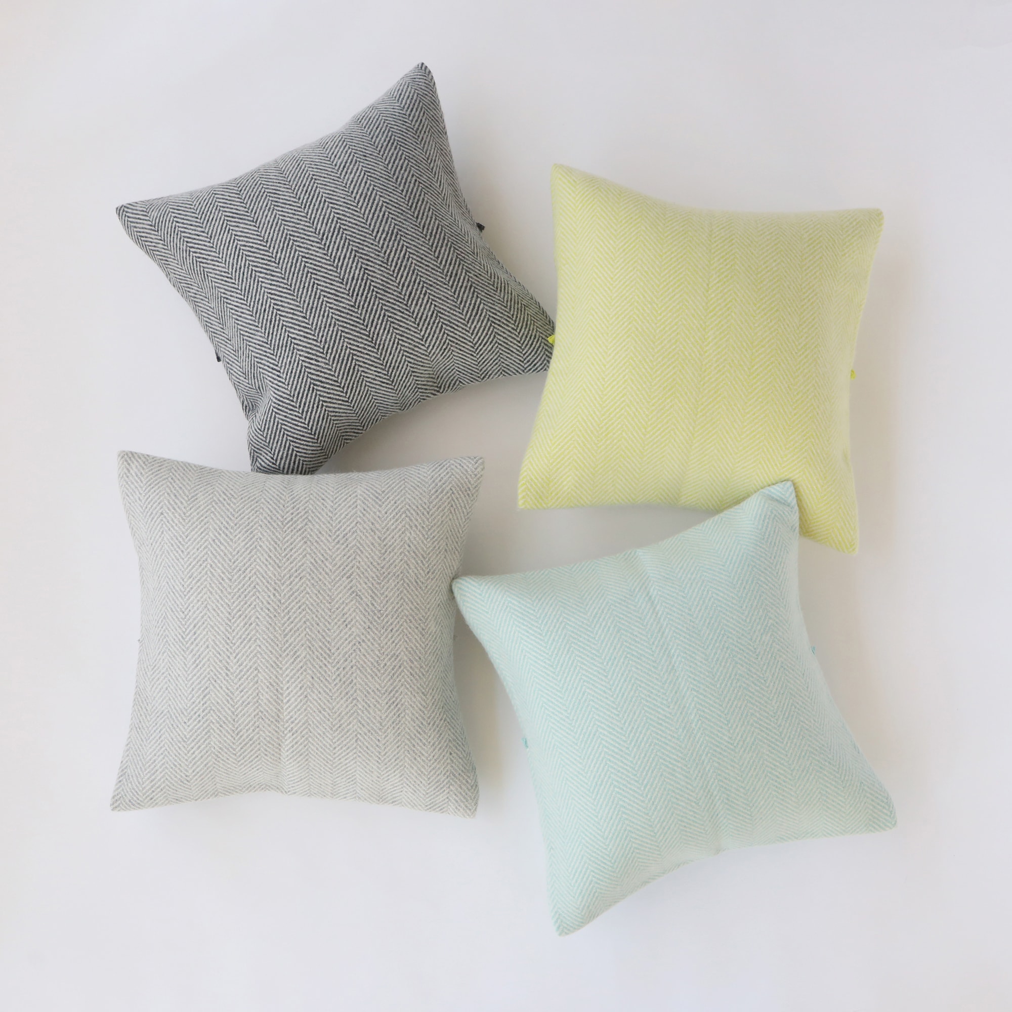 ［ＩＤＥＥ］ＩＤＥＥウールクッションカバー　４５×４５ｃｍ　ブルー