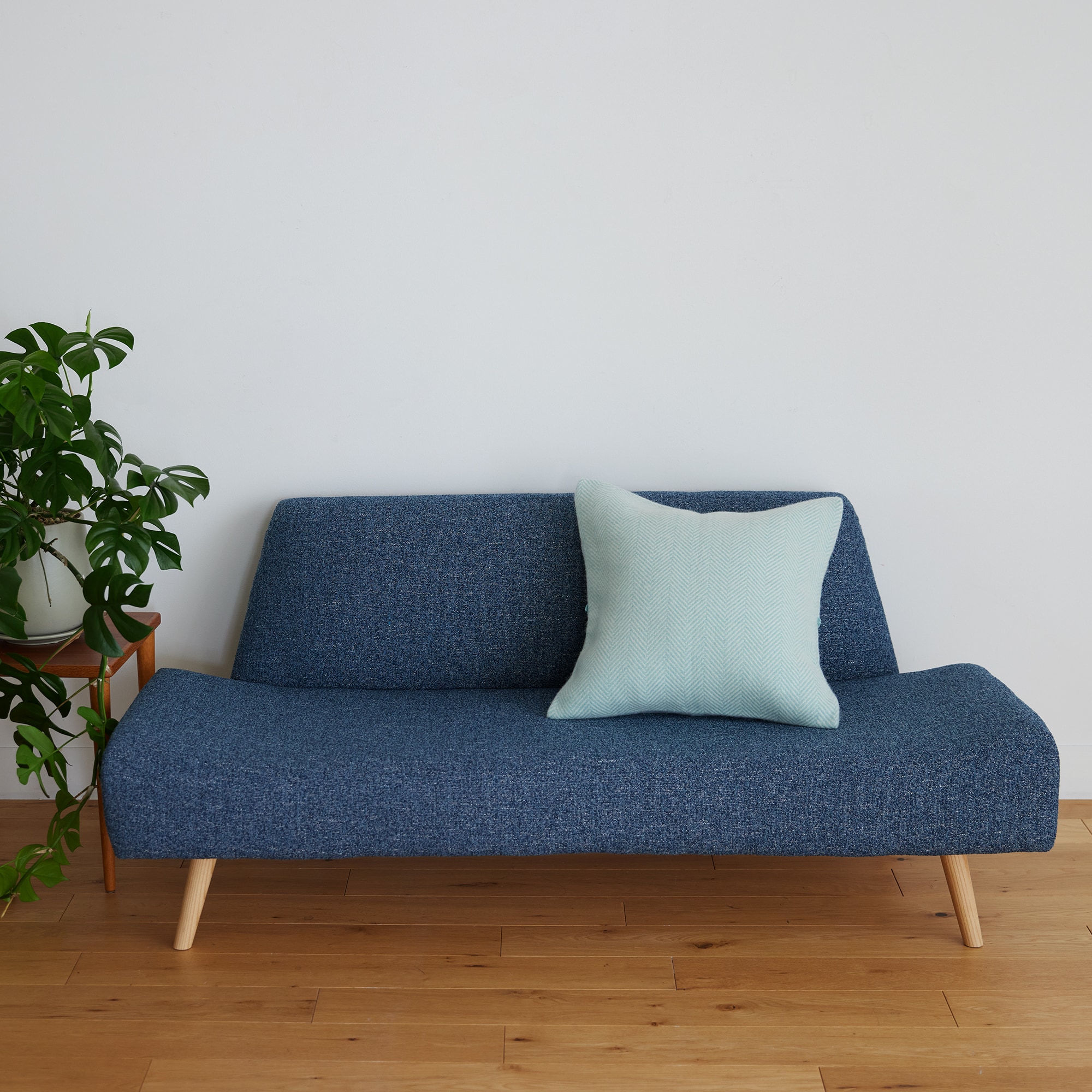 ［ＩＤＥＥ］ＩＤＥＥウールクッションカバー　４５×４５ｃｍ　ブルー