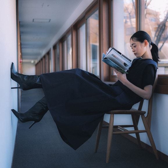 ［ＩＤＥＥ］Ｈ＆ｂｙＰＯＯＬ　ジャンパードレス　ブルーウインドウペン