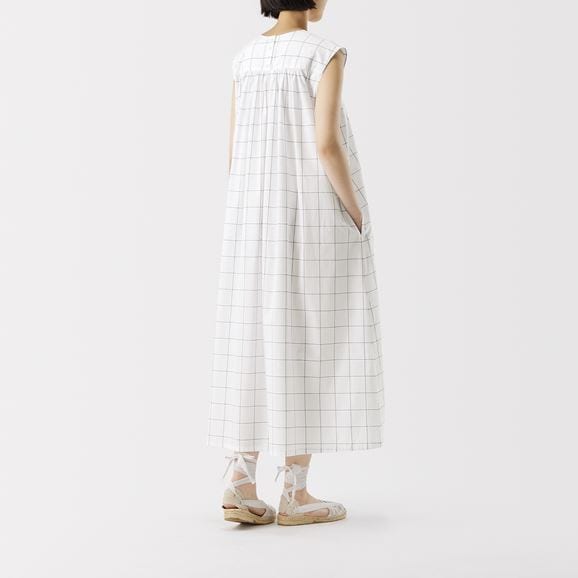 ［ＩＤＥＥ］Ｈ＆ｂｙＰＯＯＬ　スリーブレスワンピース　ホワイトウインドウペン