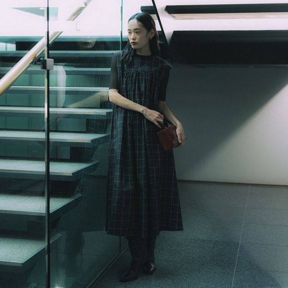 ［ＩＤＥＥ］Ｈ＆ｂｙＰＯＯＬ　スリーブレスワンピース　ホワイトウインドウペン