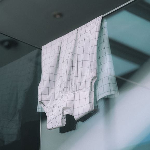 ［ＩＤＥＥ］Ｈ＆ｂｙＰＯＯＬ　スリーブレスワンピース　ホワイトウインドウペン