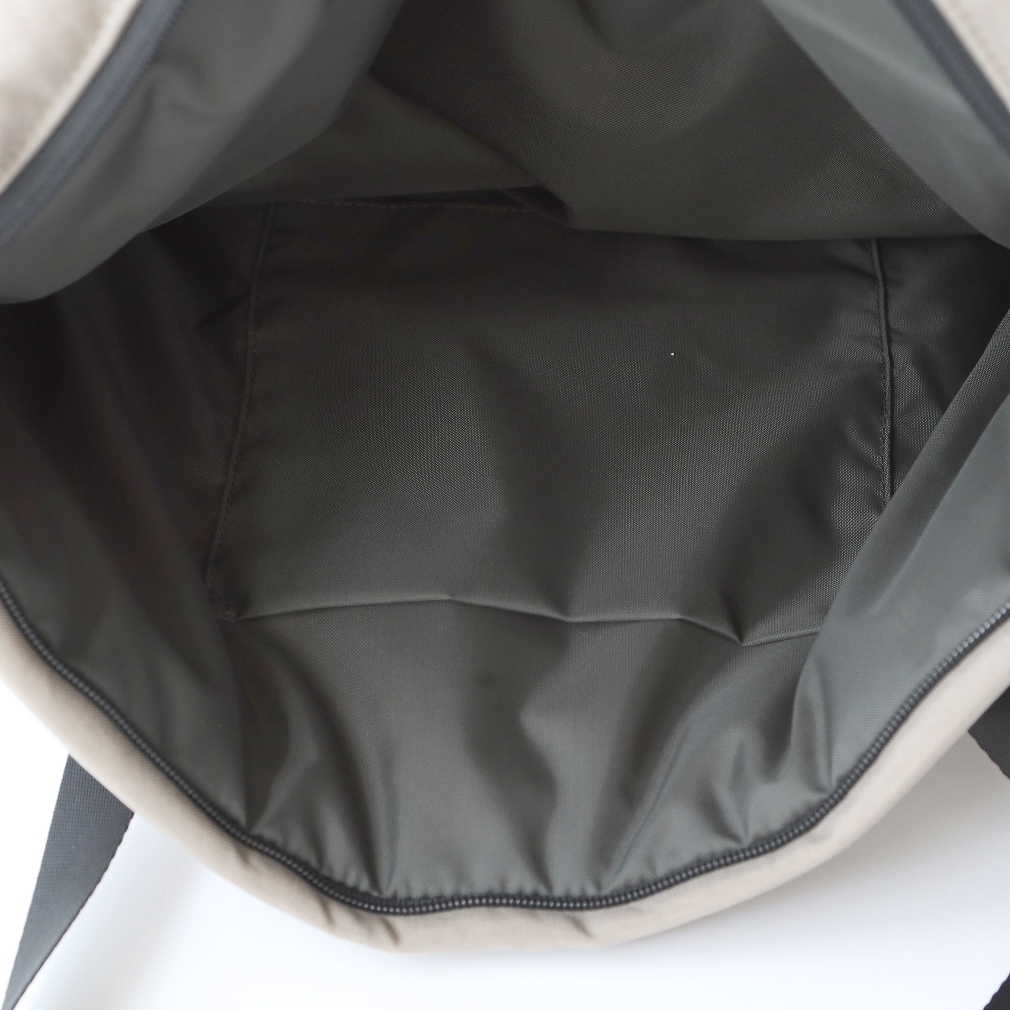 ［ＩＤＥＥ］ＰＵＦＰＯＮ　Ｔｏｔｅｂａｇ　ブラック