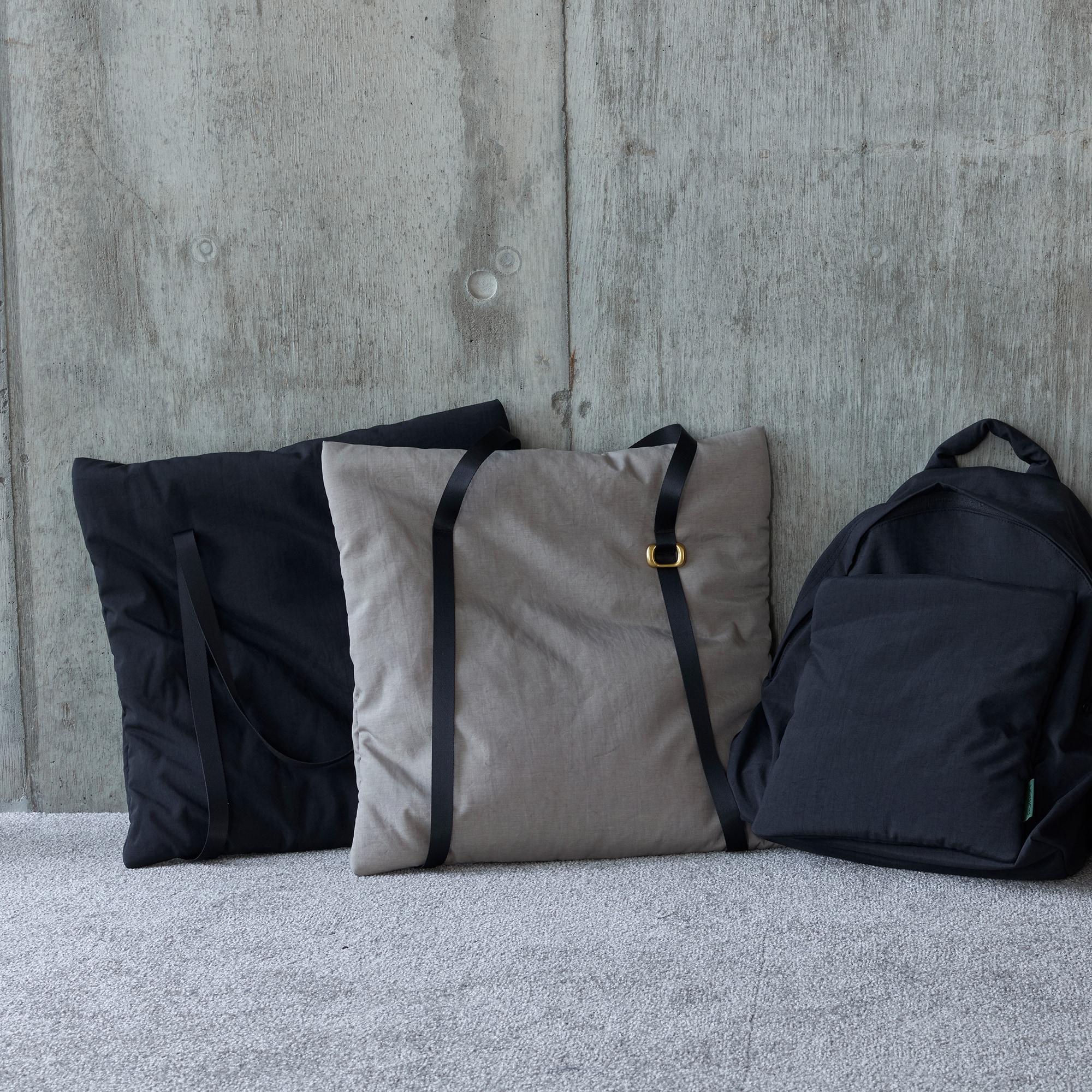 ［ＩＤＥＥ］ＰＵＦＰＯＮ　Ｔｏｔｅｂａｇ　ブラック