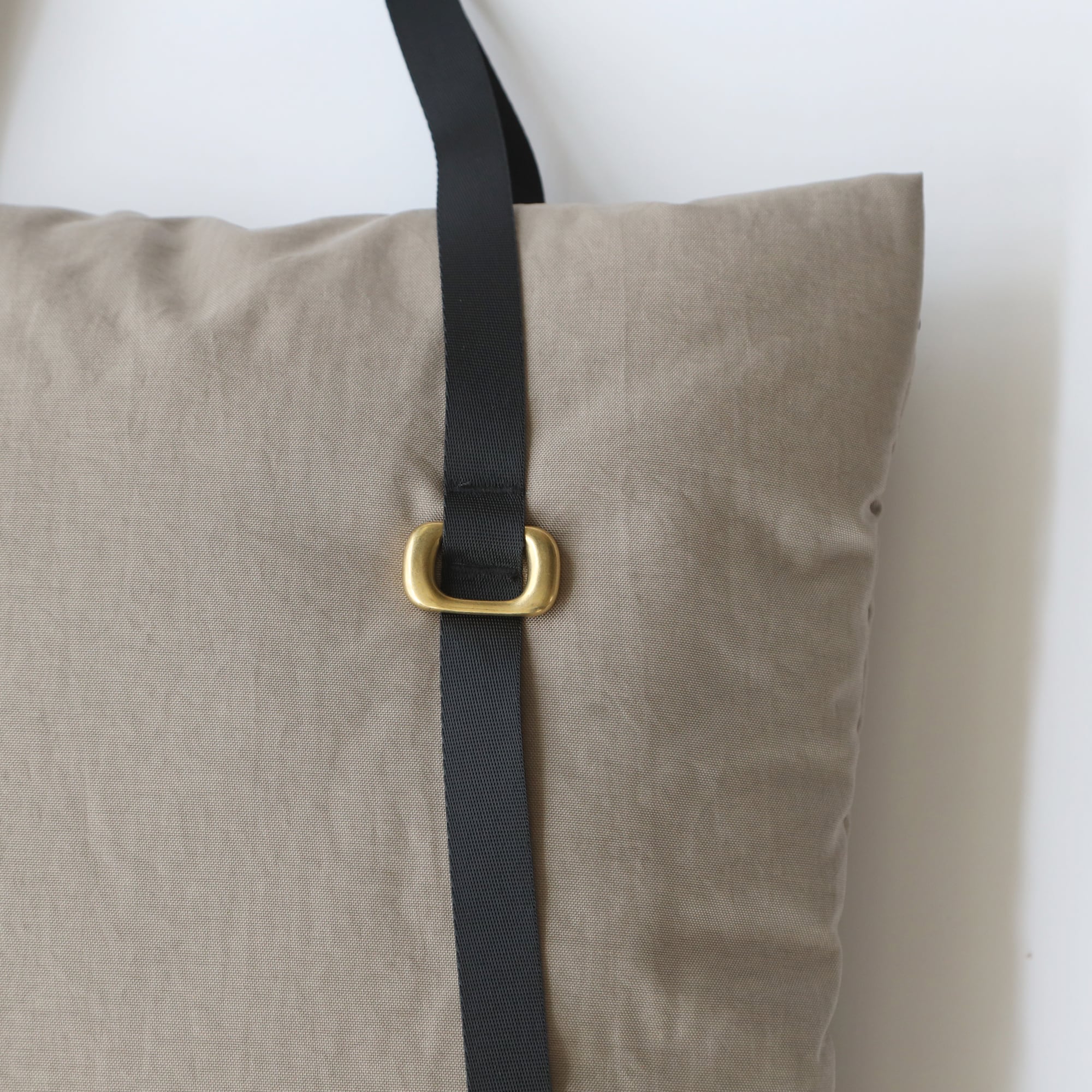 ［ＩＤＥＥ］ＰＵＦＰＯＮ　Ｔｏｔｅｂａｇ　ベージュ