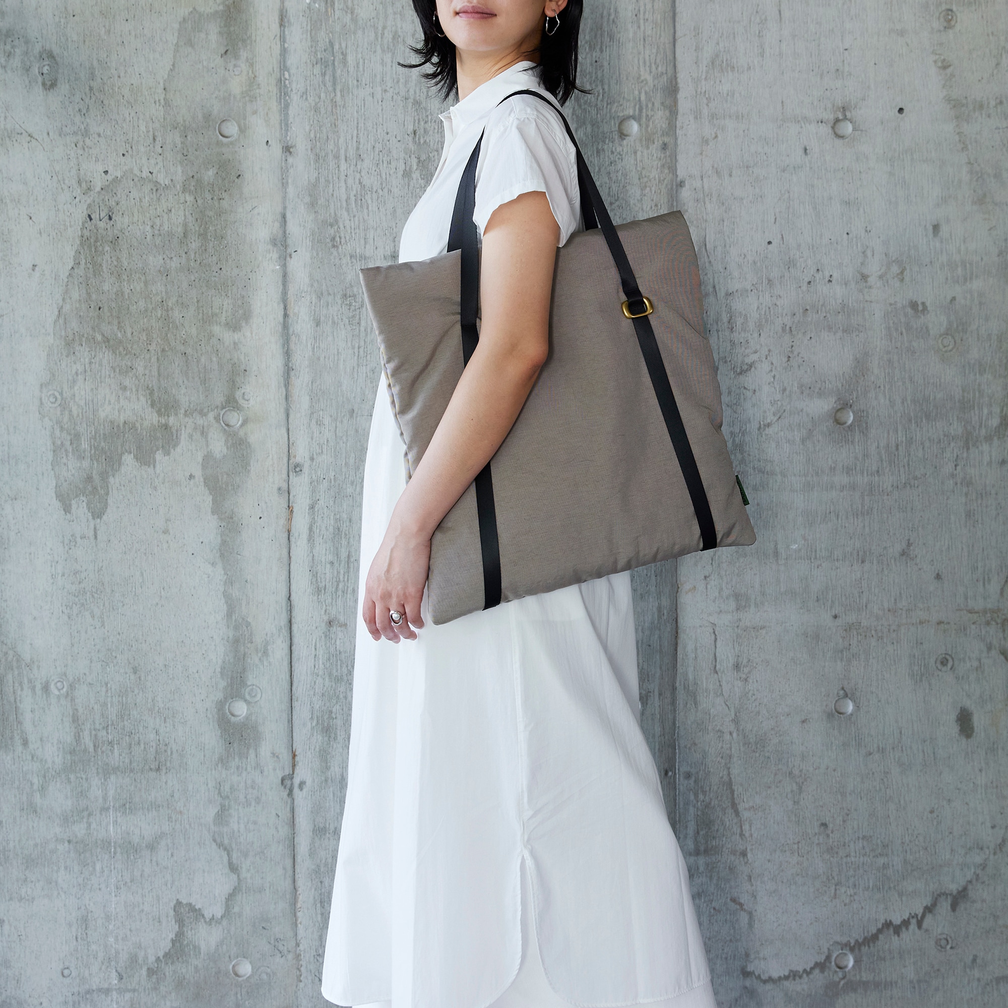 ［ＩＤＥＥ］ＰＵＦＰＯＮ　Ｔｏｔｅｂａｇ　ベージュ