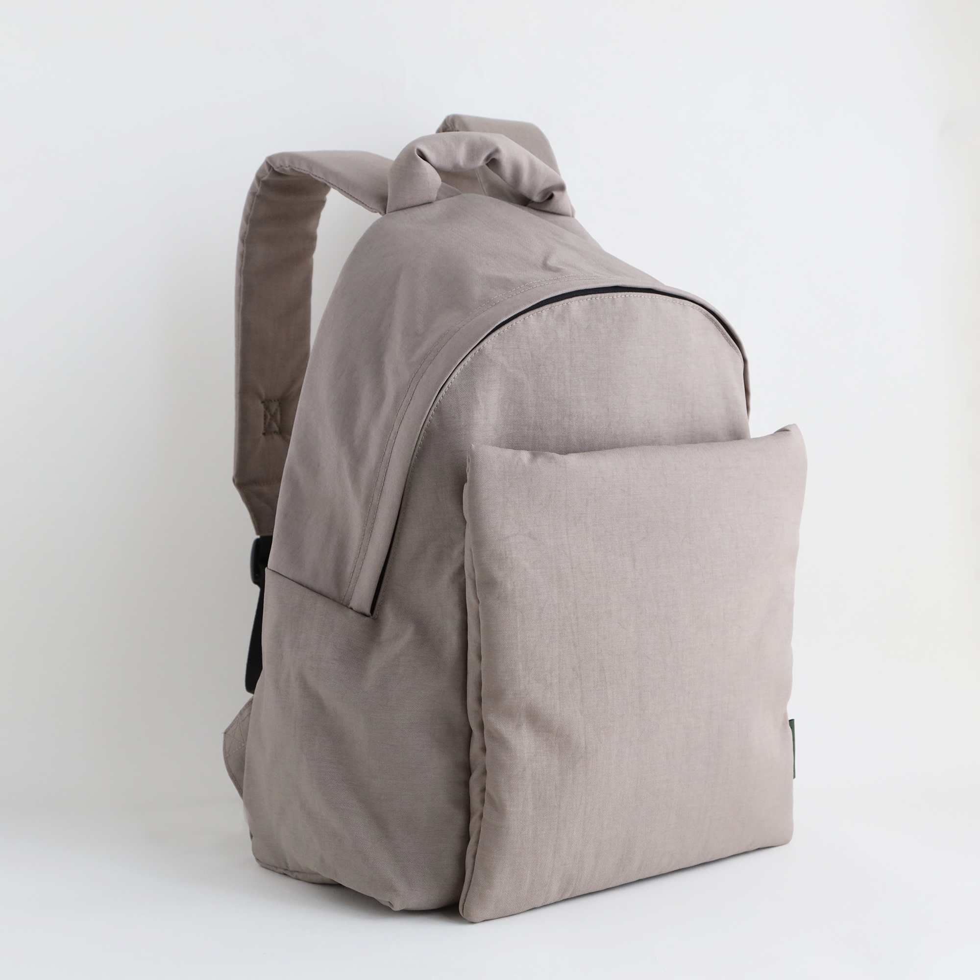 ［ＩＤＥＥ］ＰＵＦＰＯＮ　バックパック　ベージュ