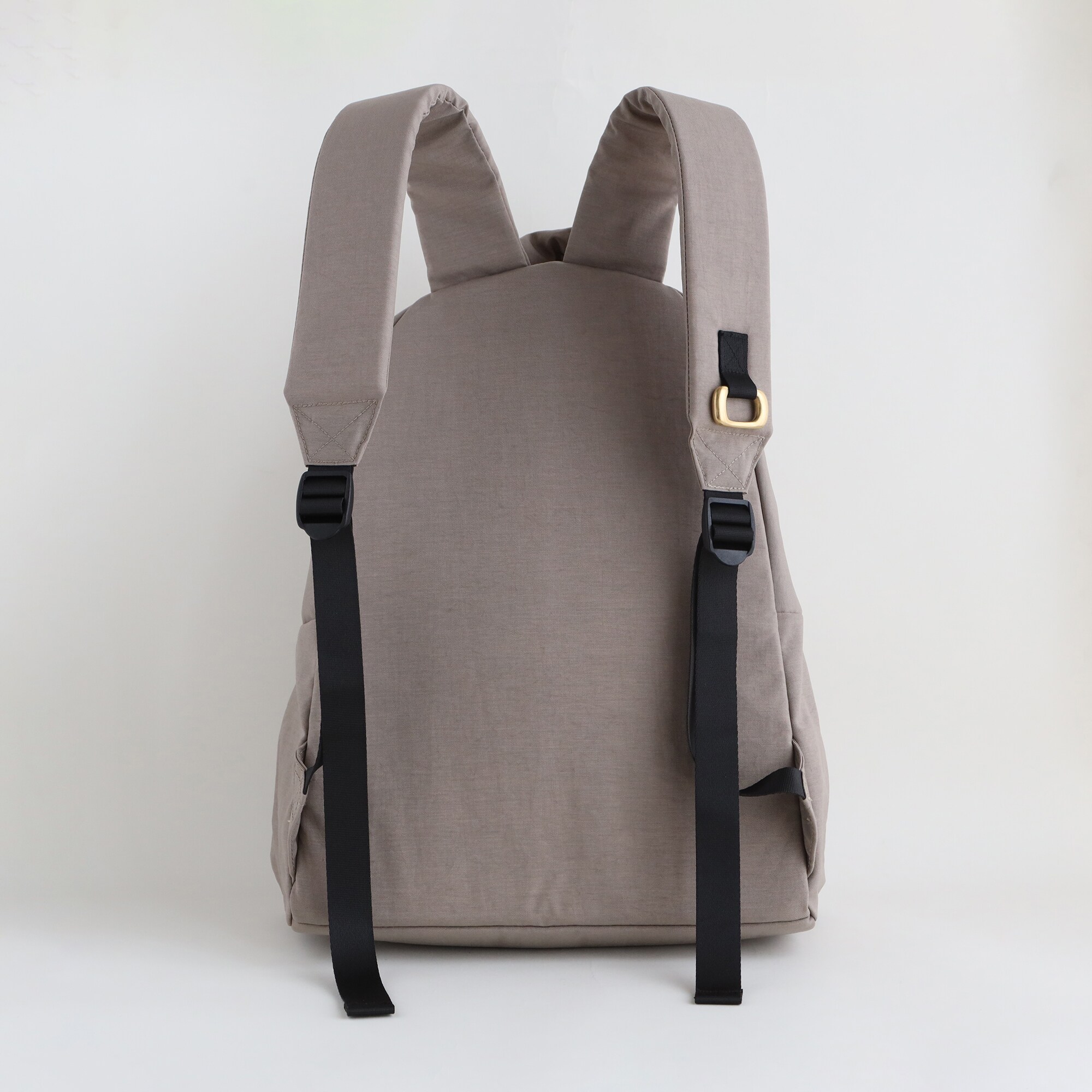 ［ＩＤＥＥ］ＰＵＦＰＯＮ　バックパック　ベージュ