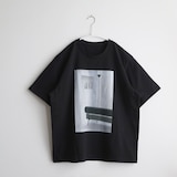 ［ＩＤＥＥ］Ｐｈｏｔｏｇｒａｐｈｙ　Ｔシャツ　Ｓｏｆａ　ブラック