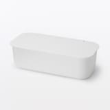 吊るしても使える　薄型収納ケース　奥行１１ｃｍ